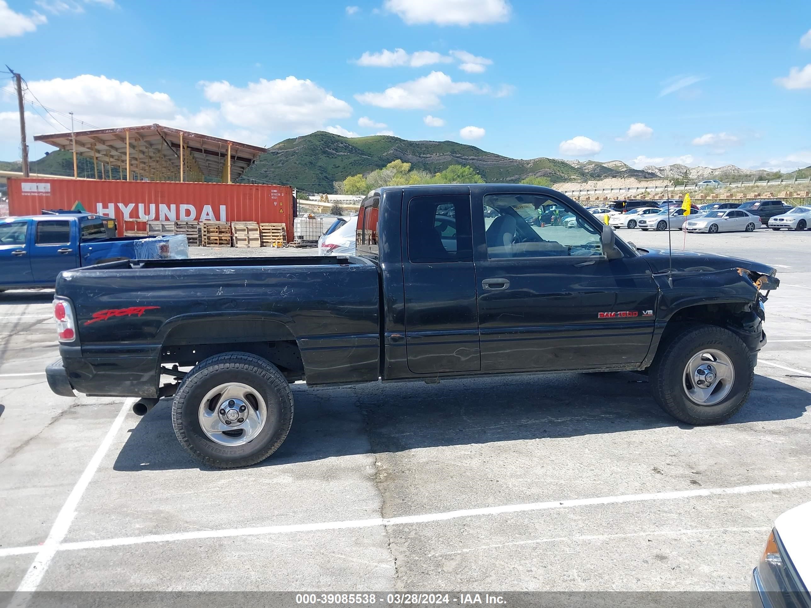 Photo 12 VIN: 1B7HC13Y1WJ184904 - DODGE RAM 