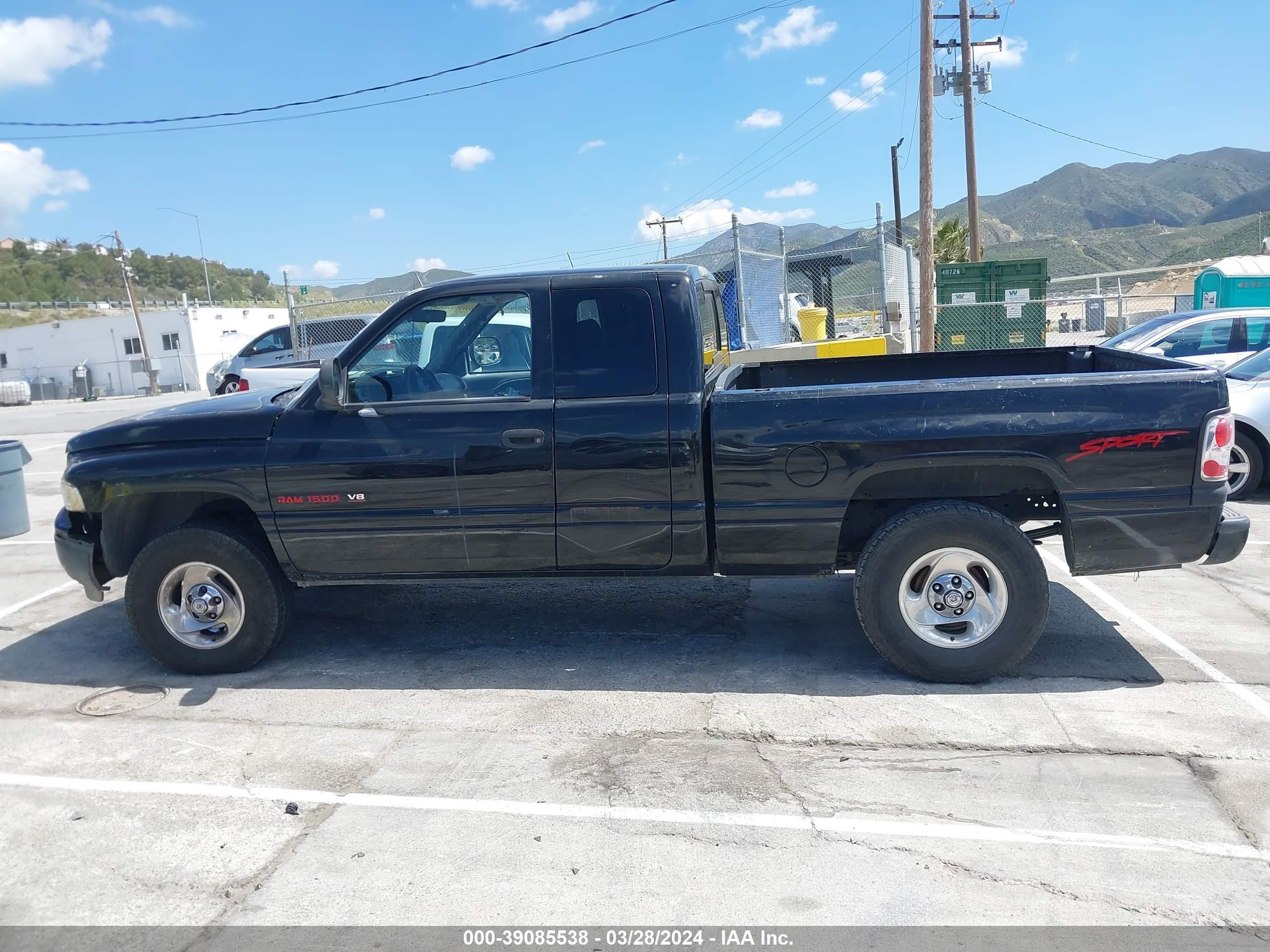 Photo 13 VIN: 1B7HC13Y1WJ184904 - DODGE RAM 