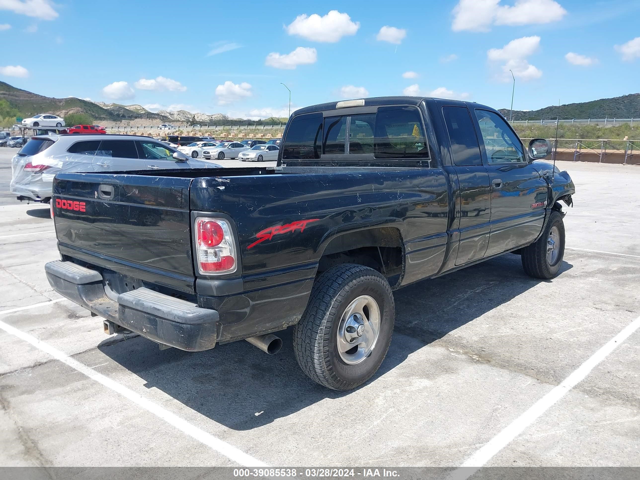 Photo 3 VIN: 1B7HC13Y1WJ184904 - DODGE RAM 