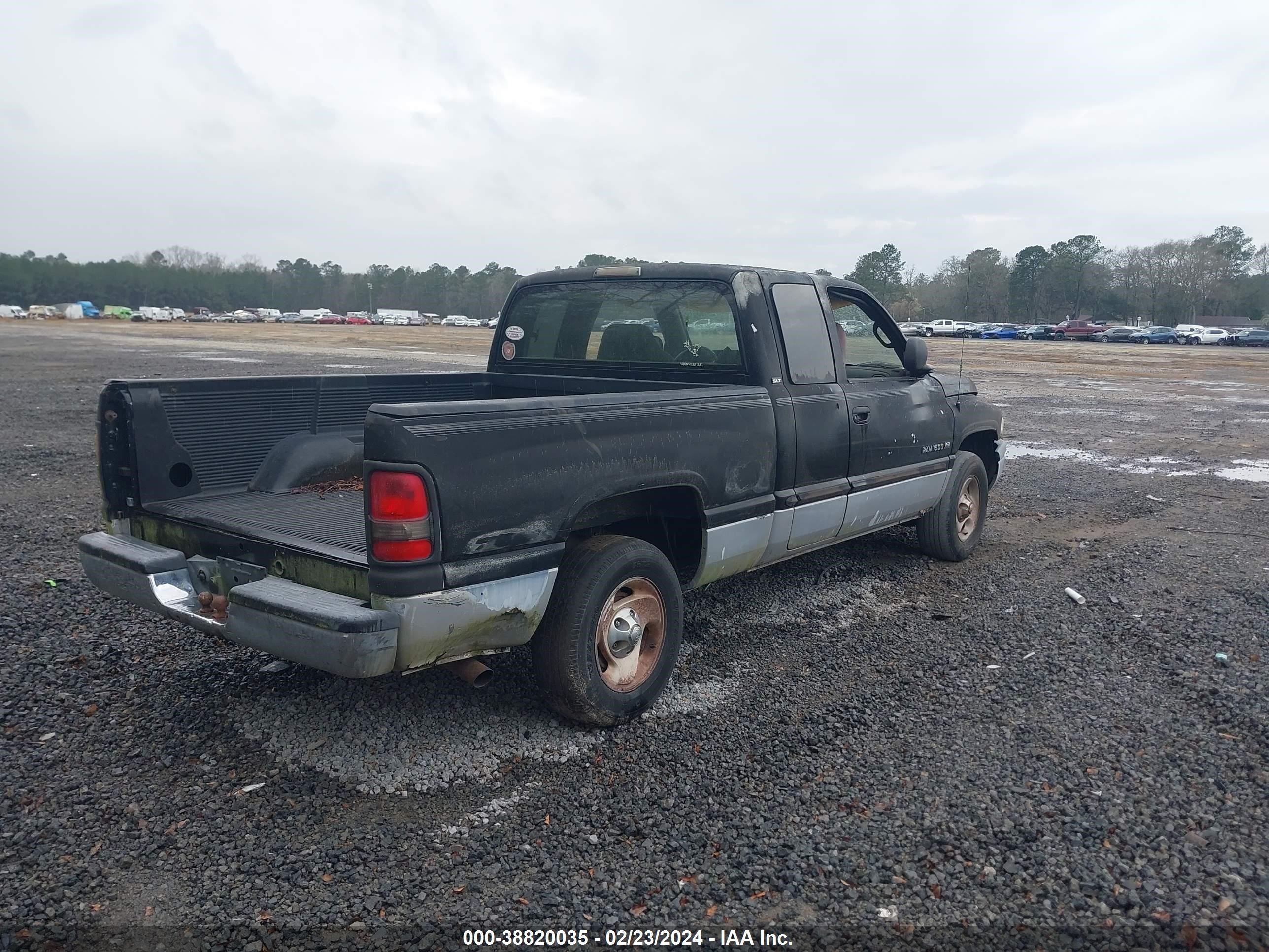 Photo 3 VIN: 1B7HC13Y31J226109 - DODGE RAM 