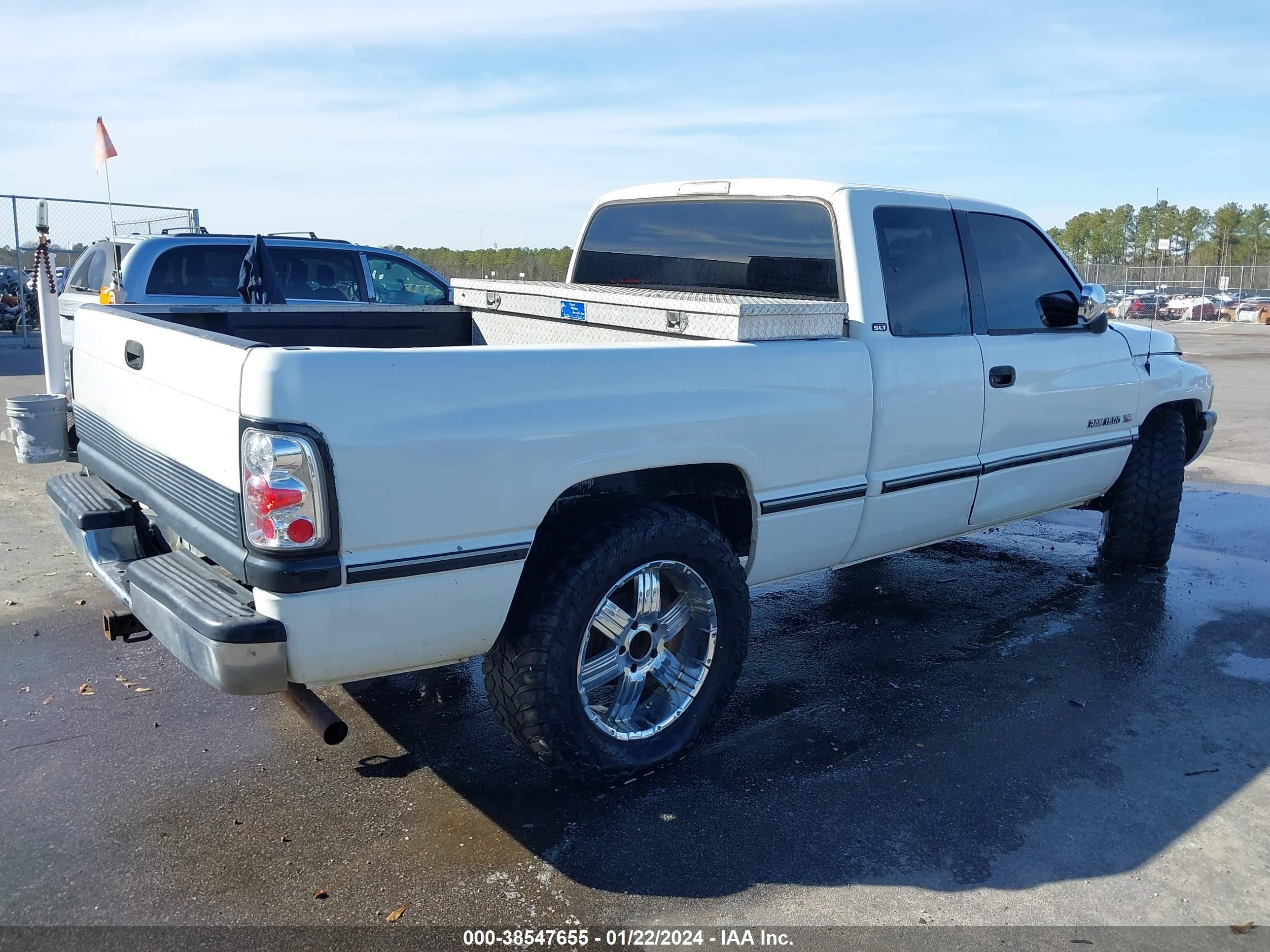 Photo 3 VIN: 1B7HC13Y3TJ167288 - DODGE RAM 