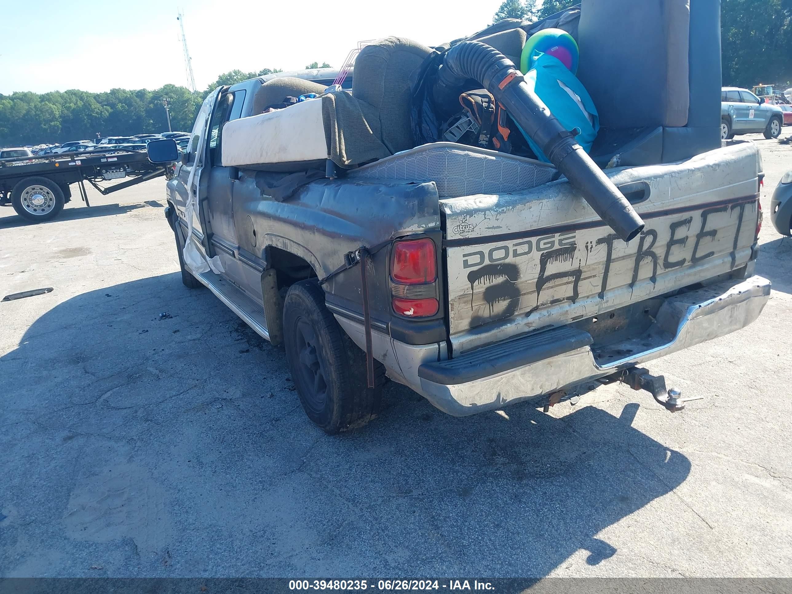 Photo 2 VIN: 1B7HC13Y5VJ576153 - DODGE RAM 