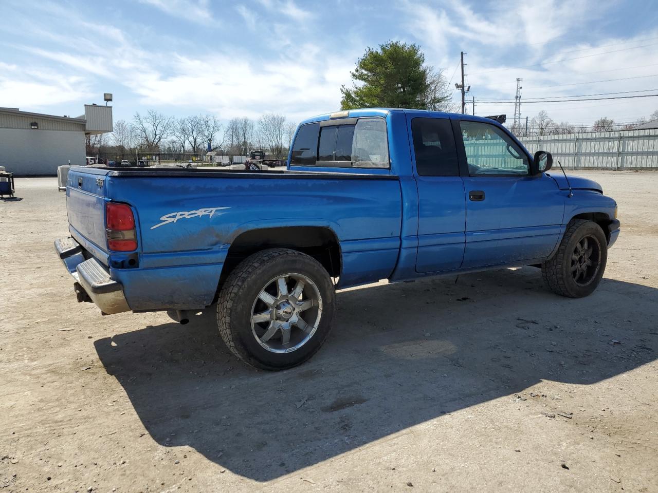 Photo 2 VIN: 1B7HC13Y9WJ111649 - DODGE RAM 