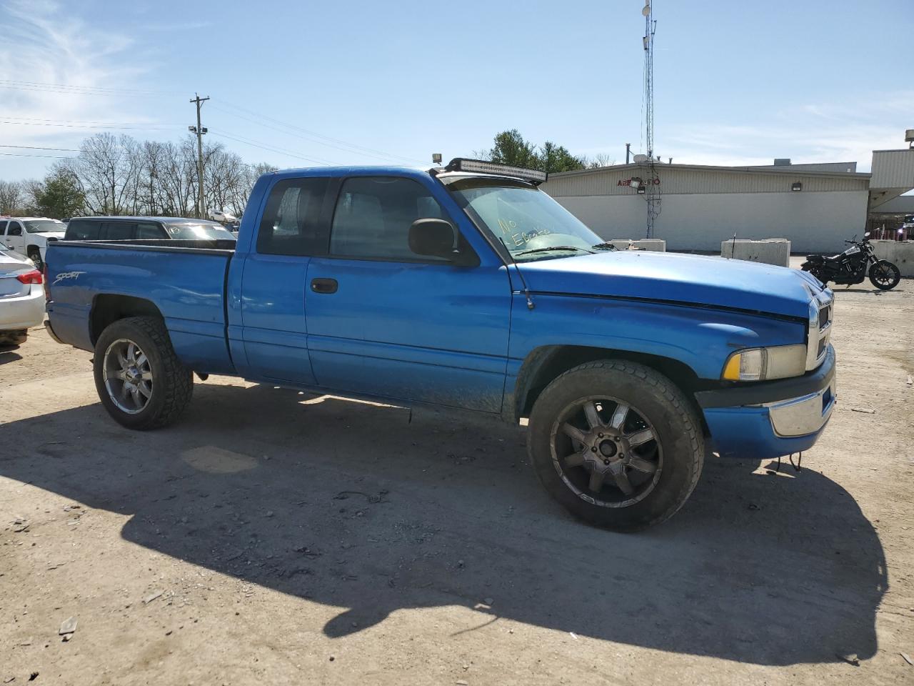 Photo 3 VIN: 1B7HC13Y9WJ111649 - DODGE RAM 