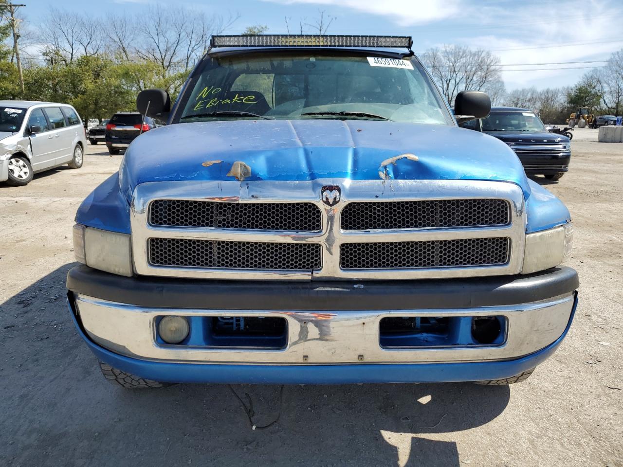 Photo 4 VIN: 1B7HC13Y9WJ111649 - DODGE RAM 