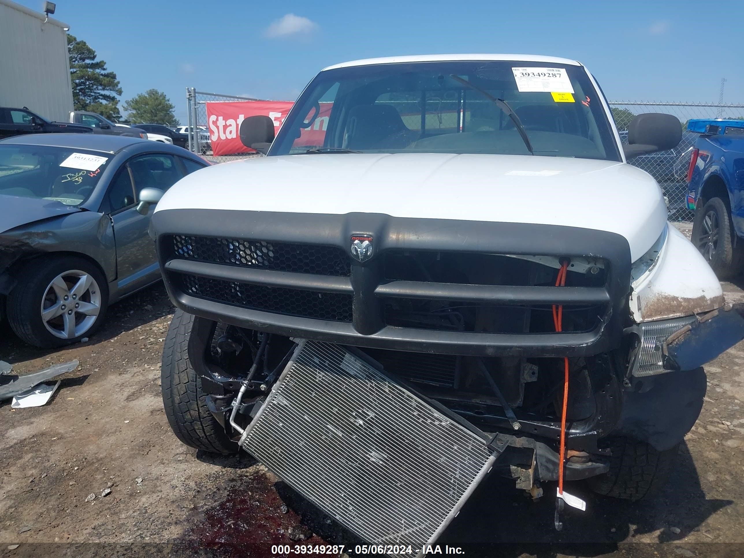 Photo 12 VIN: 1B7HC13Z1WJ181915 - DODGE RAM 