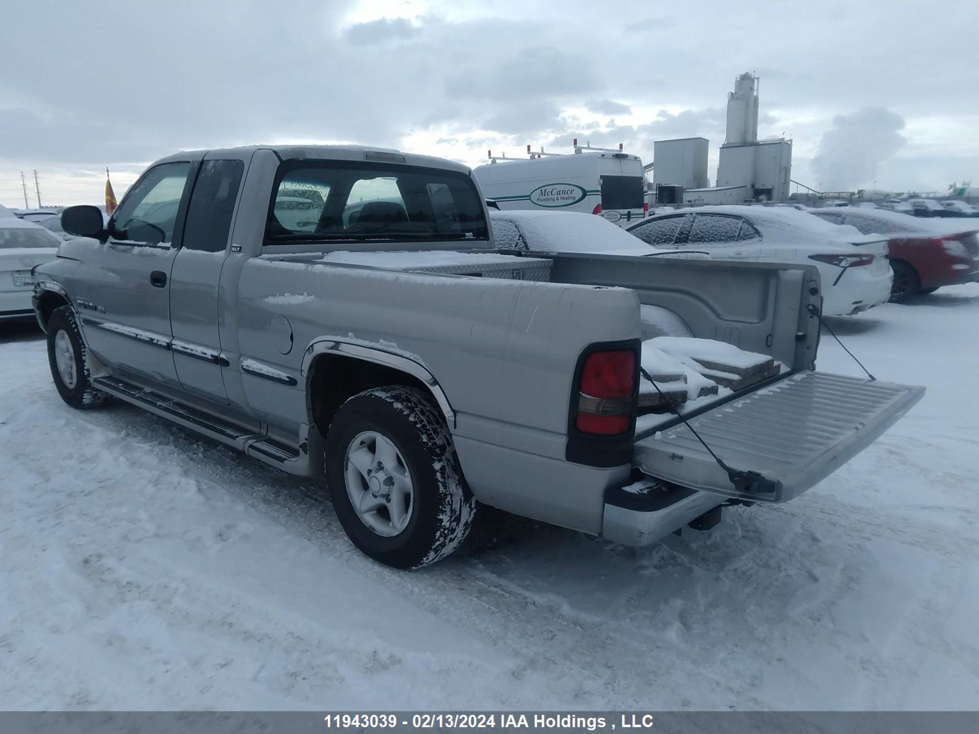 Photo 2 VIN: 1B7HC13Z1XJ643052 - DODGE RAM 