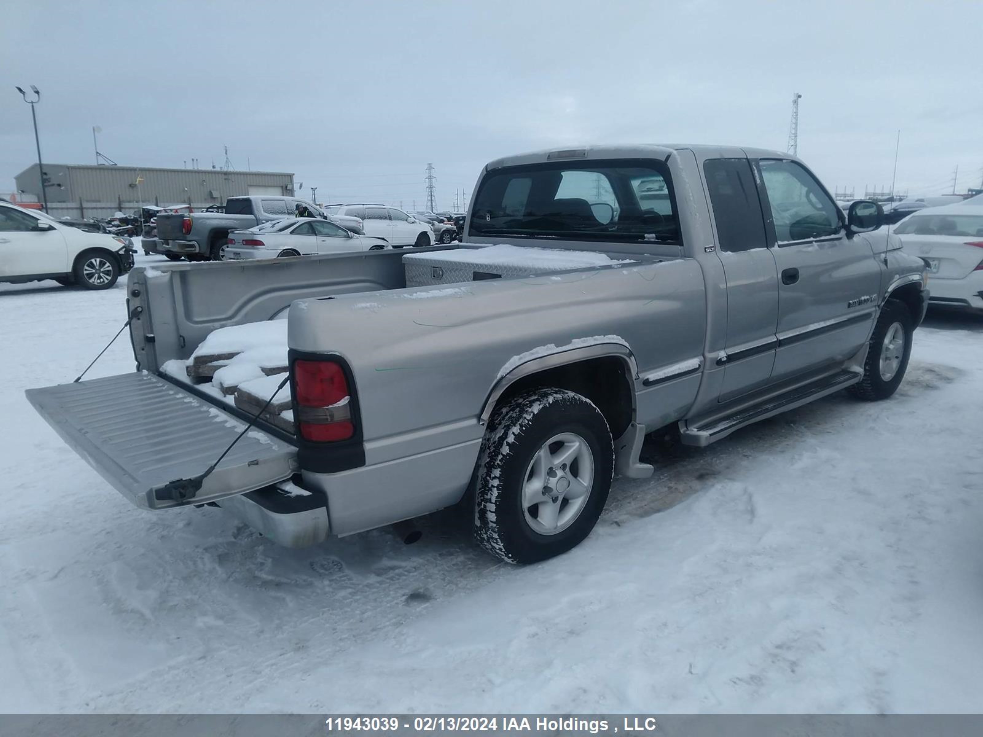 Photo 3 VIN: 1B7HC13Z1XJ643052 - DODGE RAM 