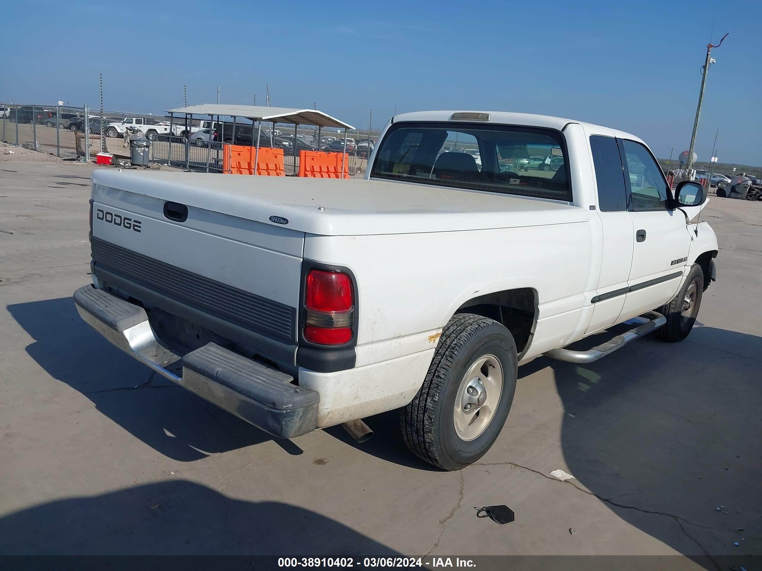 Photo 3 VIN: 1B7HC13Z21J221444 - DODGE RAM 