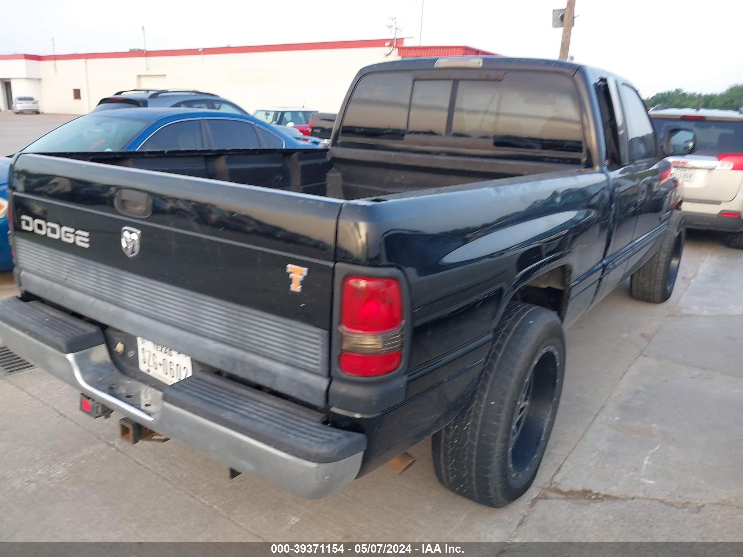 Photo 3 VIN: 1B7HC13Z51J249271 - DODGE RAM 