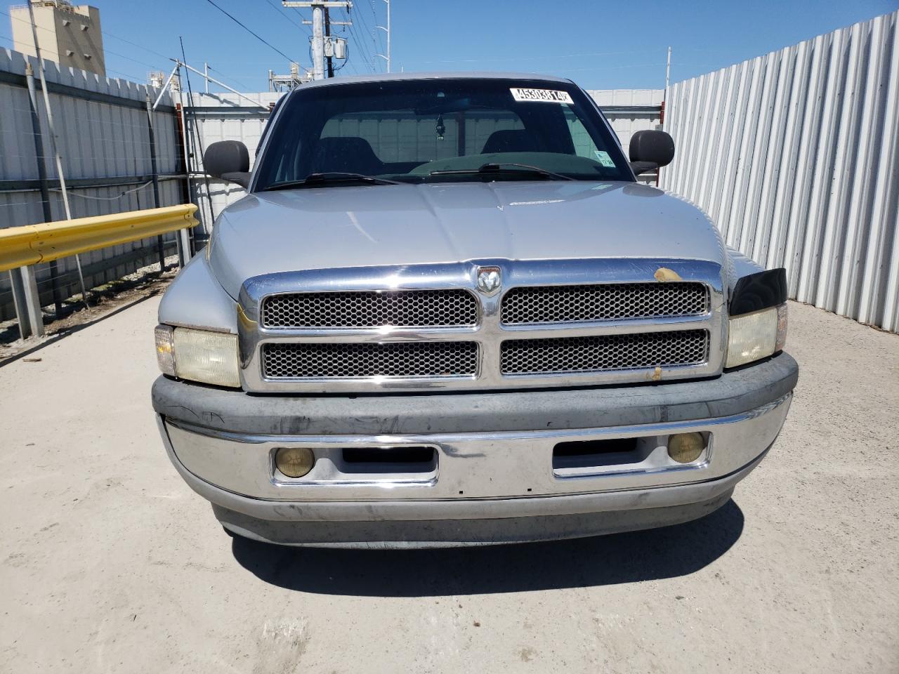 Photo 4 VIN: 1B7HC13Z5WJ237063 - DODGE RAM 