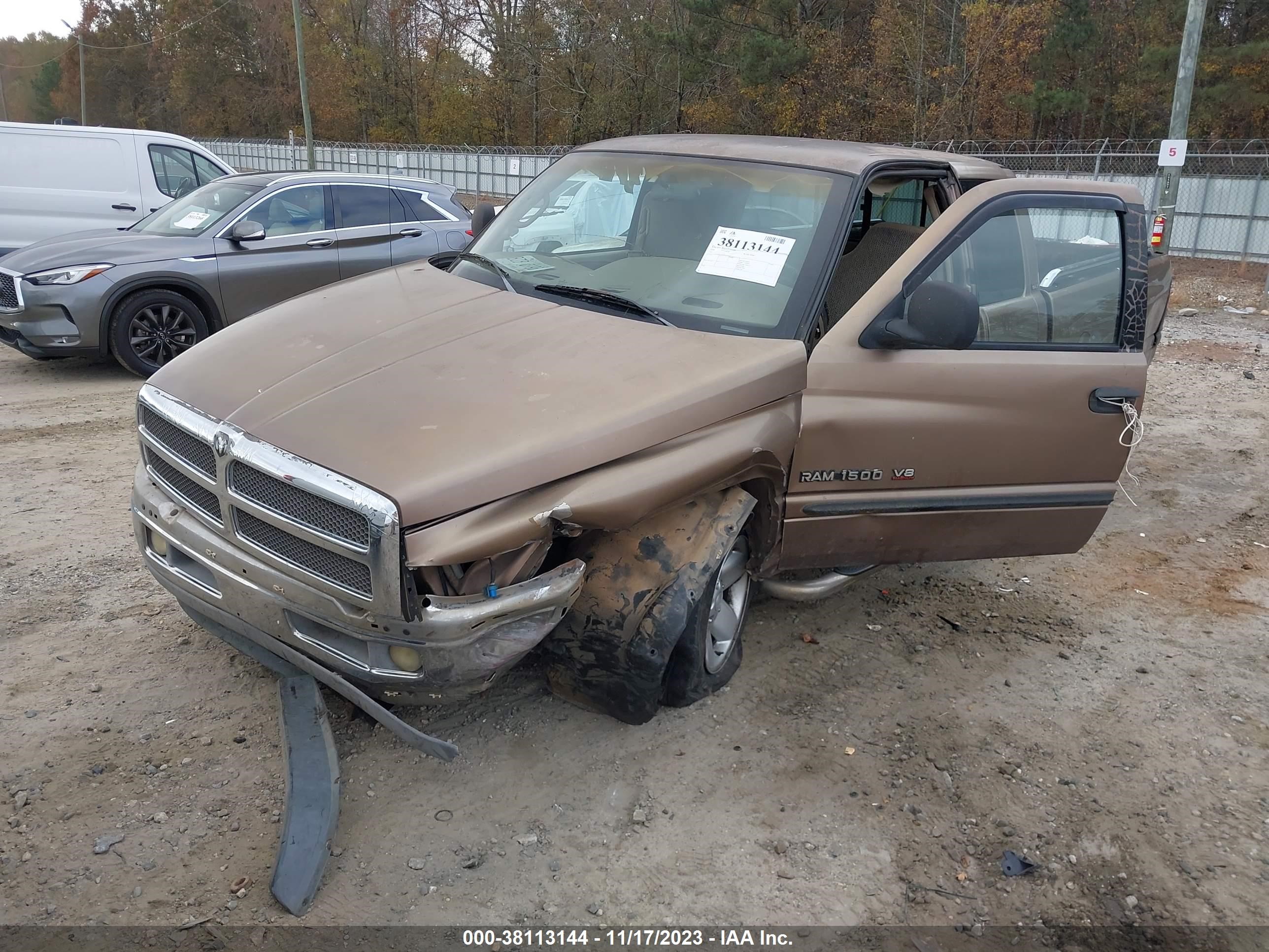 Photo 5 VIN: 1B7HC13Z6YJ122281 - DODGE RAM 