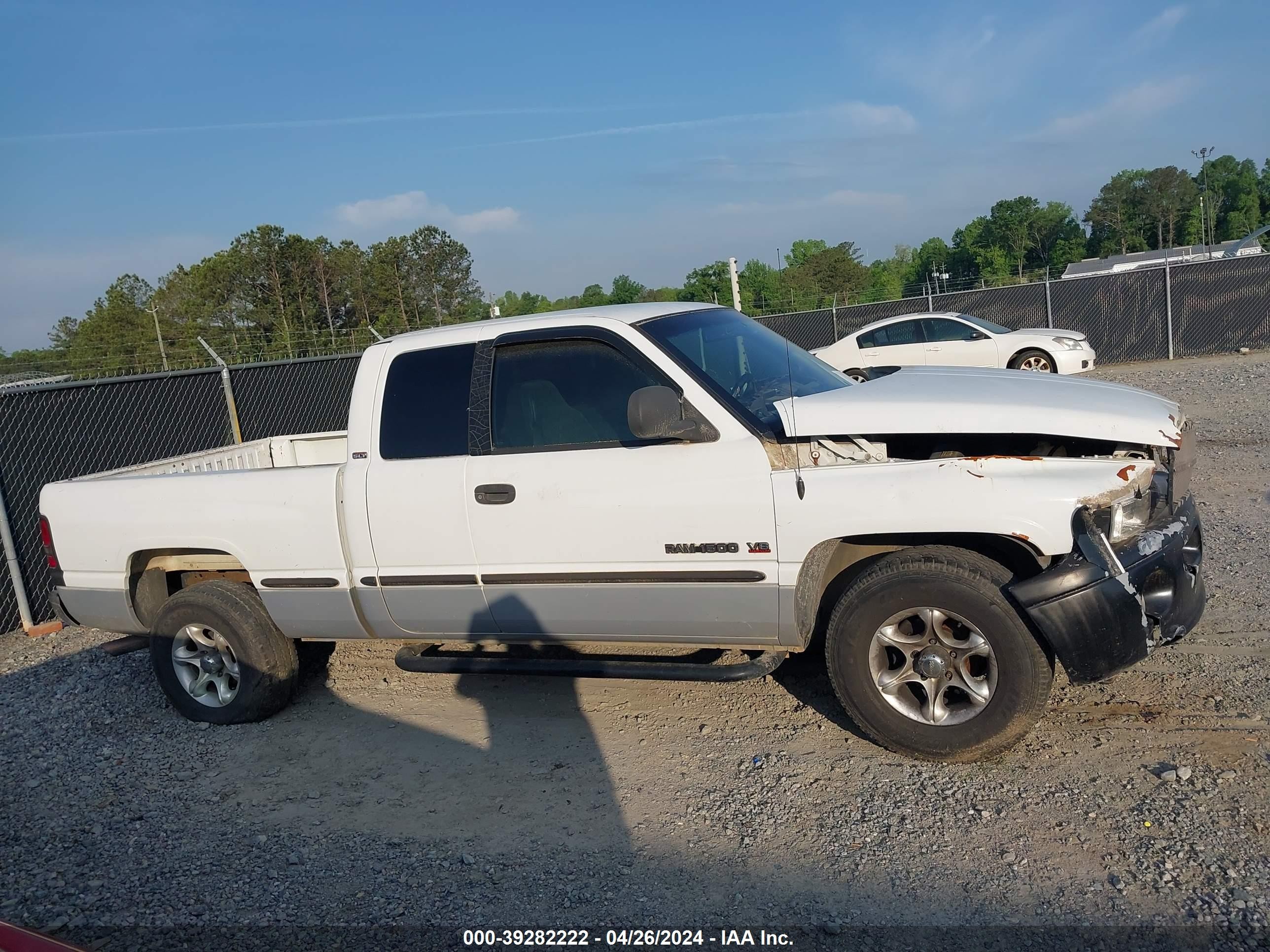 Photo 11 VIN: 1B7HC13Z8XJ565028 - DODGE RAM 