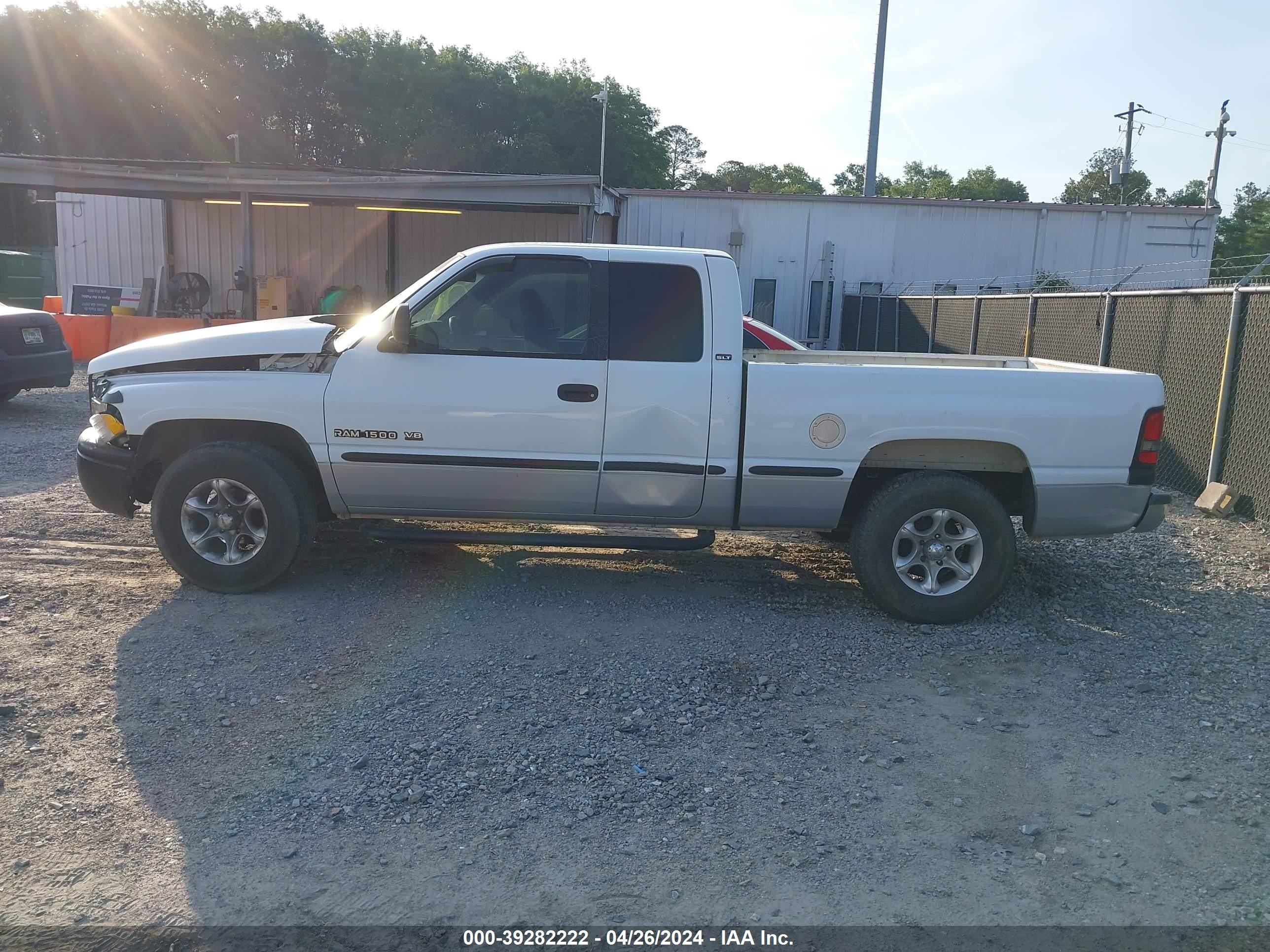 Photo 12 VIN: 1B7HC13Z8XJ565028 - DODGE RAM 