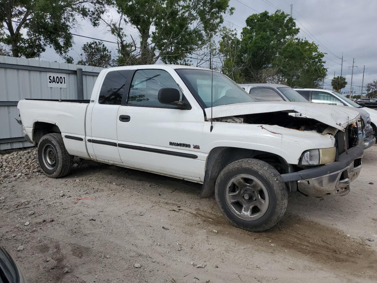 Photo 3 VIN: 1B7HC13Z9WJ111787 - DODGE RAM 