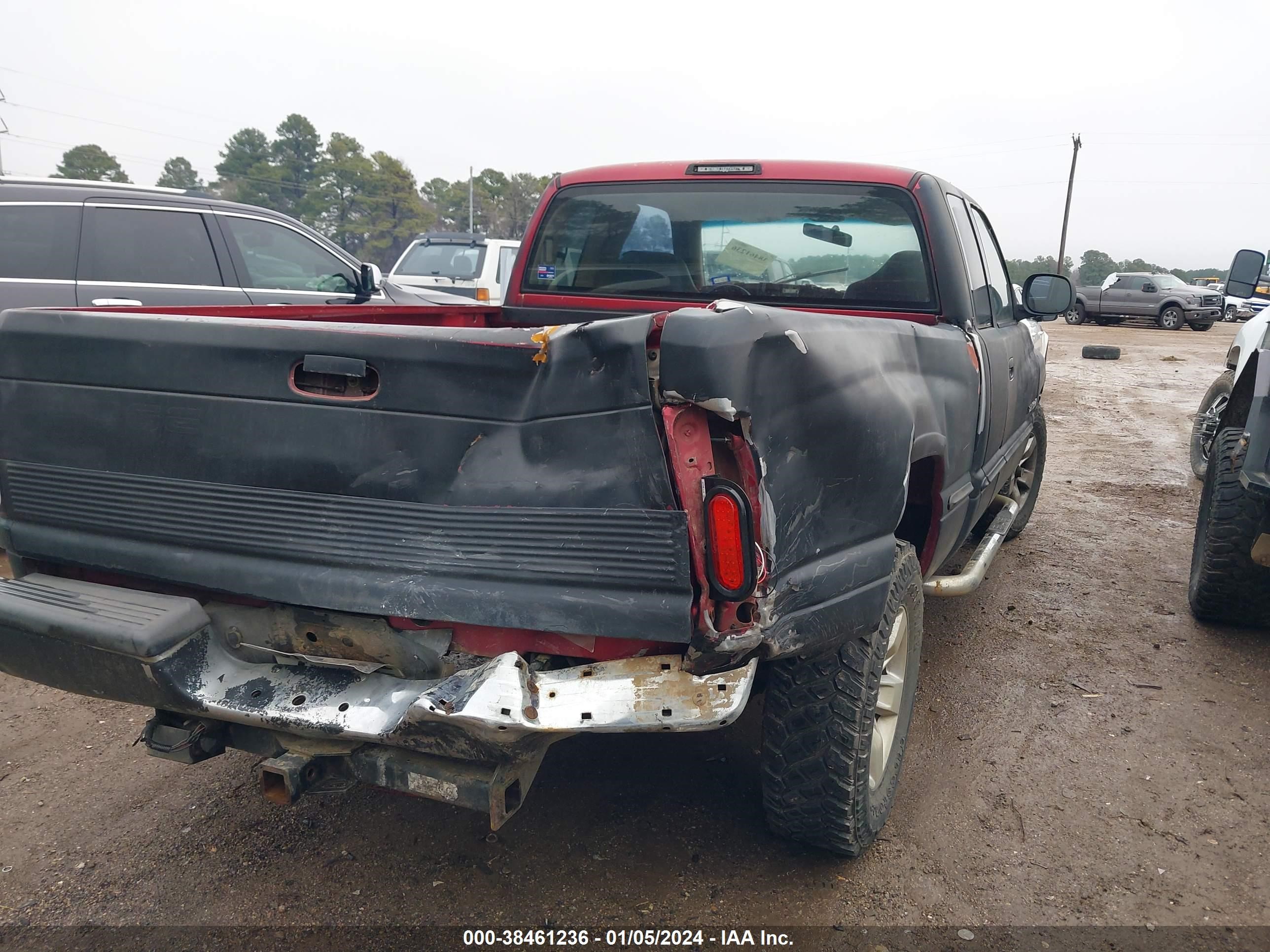 Photo 3 VIN: 1B7HC13Z9XJ550019 - DODGE RAM 