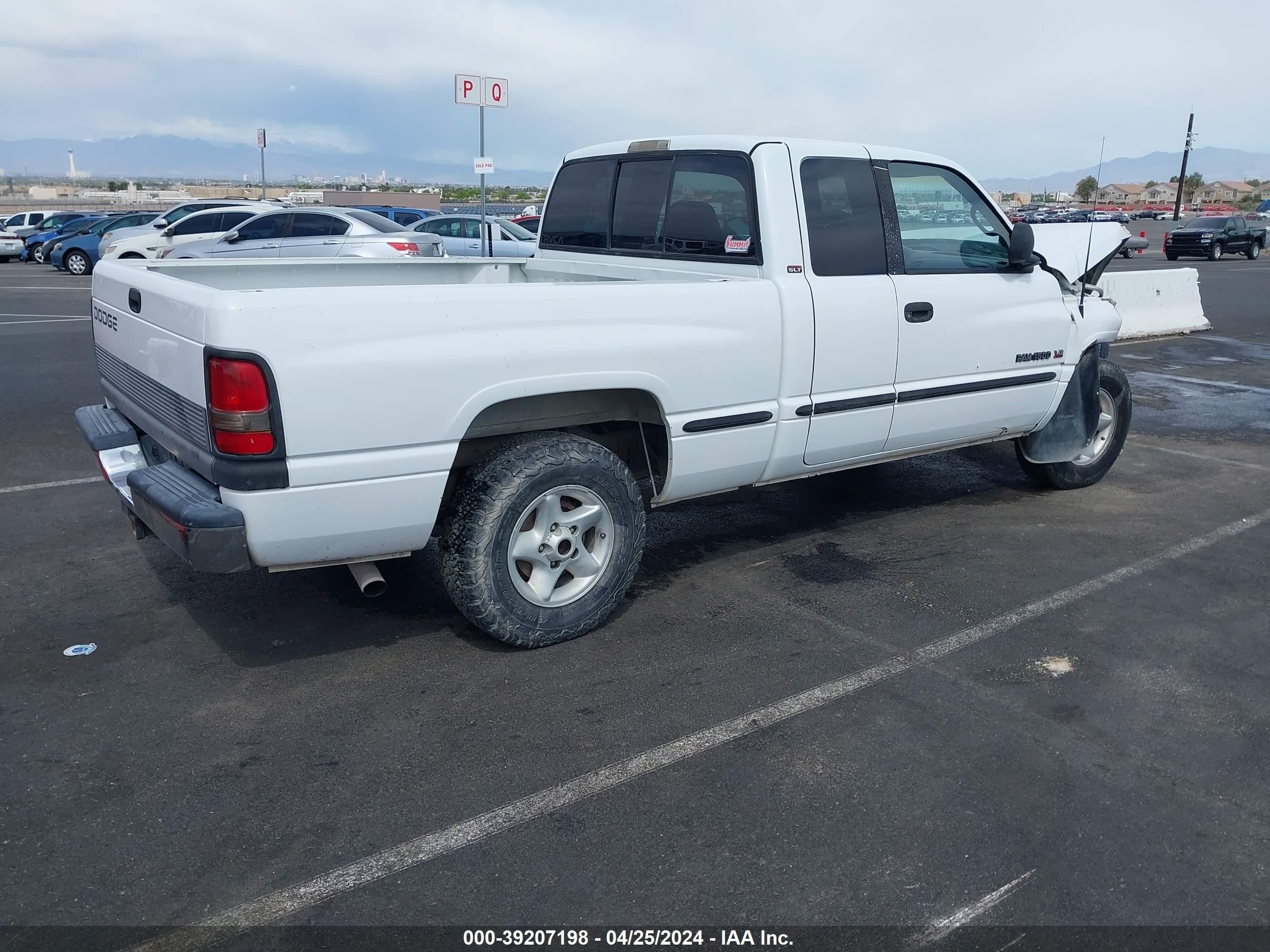 Photo 3 VIN: 1B7HC13ZXXJ611491 - DODGE RAM 