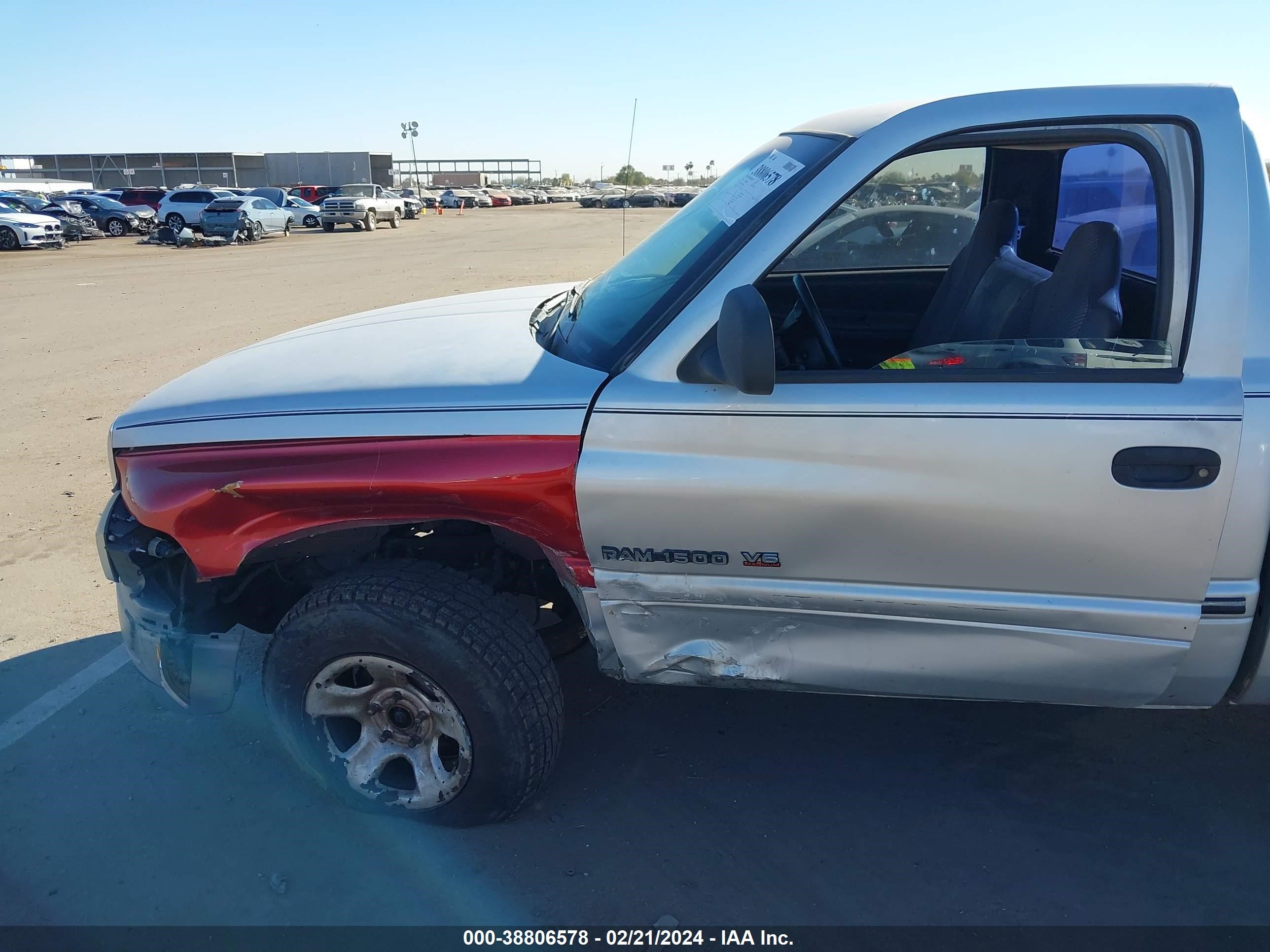 Photo 5 VIN: 1B7HC16X51S218767 - DODGE RAM 