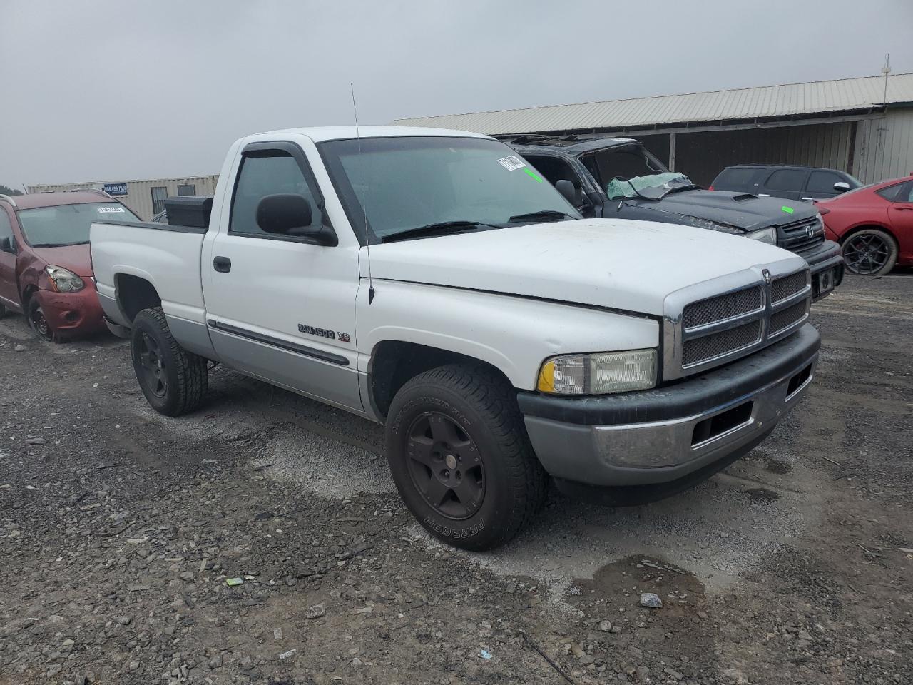 Photo 3 VIN: 1B7HC16Y11S258191 - DODGE RAM 