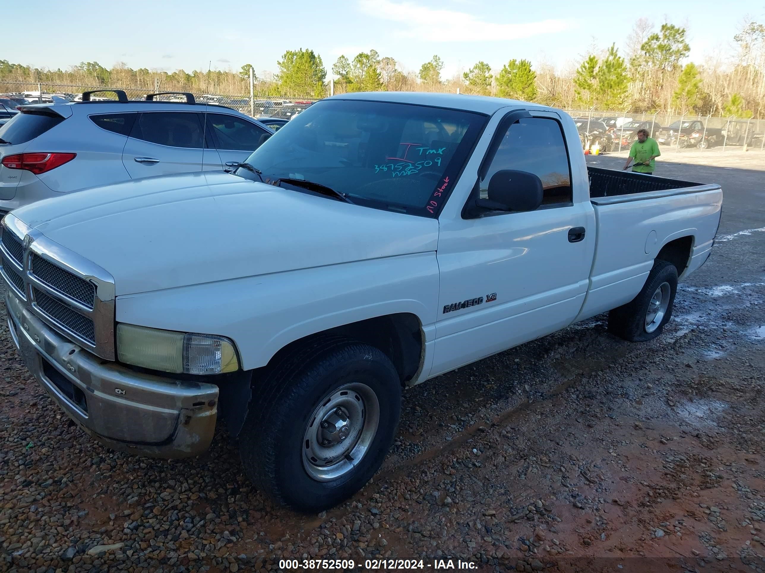 Photo 1 VIN: 1B7HC16Y11S268378 - DODGE RAM 