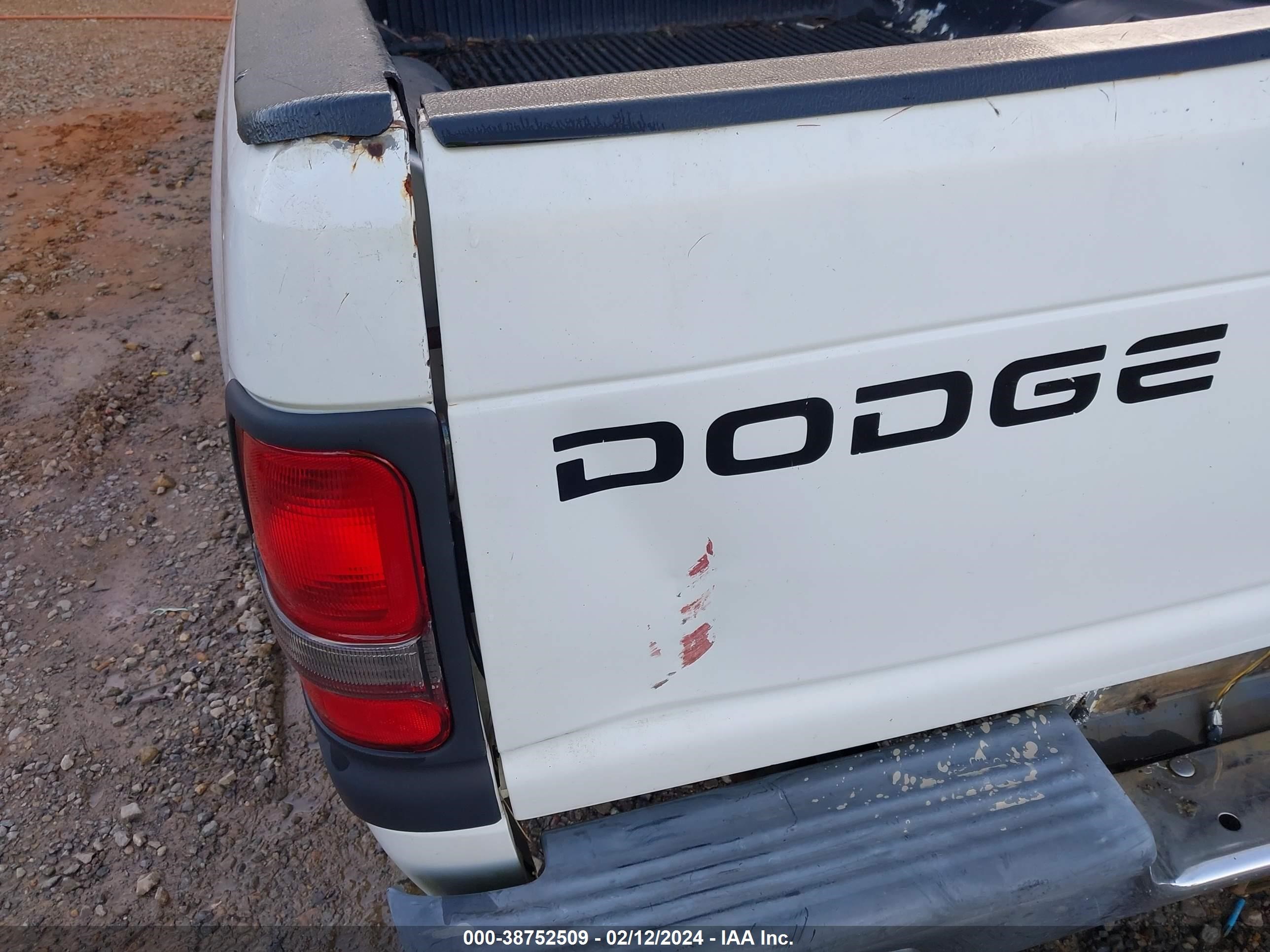 Photo 5 VIN: 1B7HC16Y11S268378 - DODGE RAM 