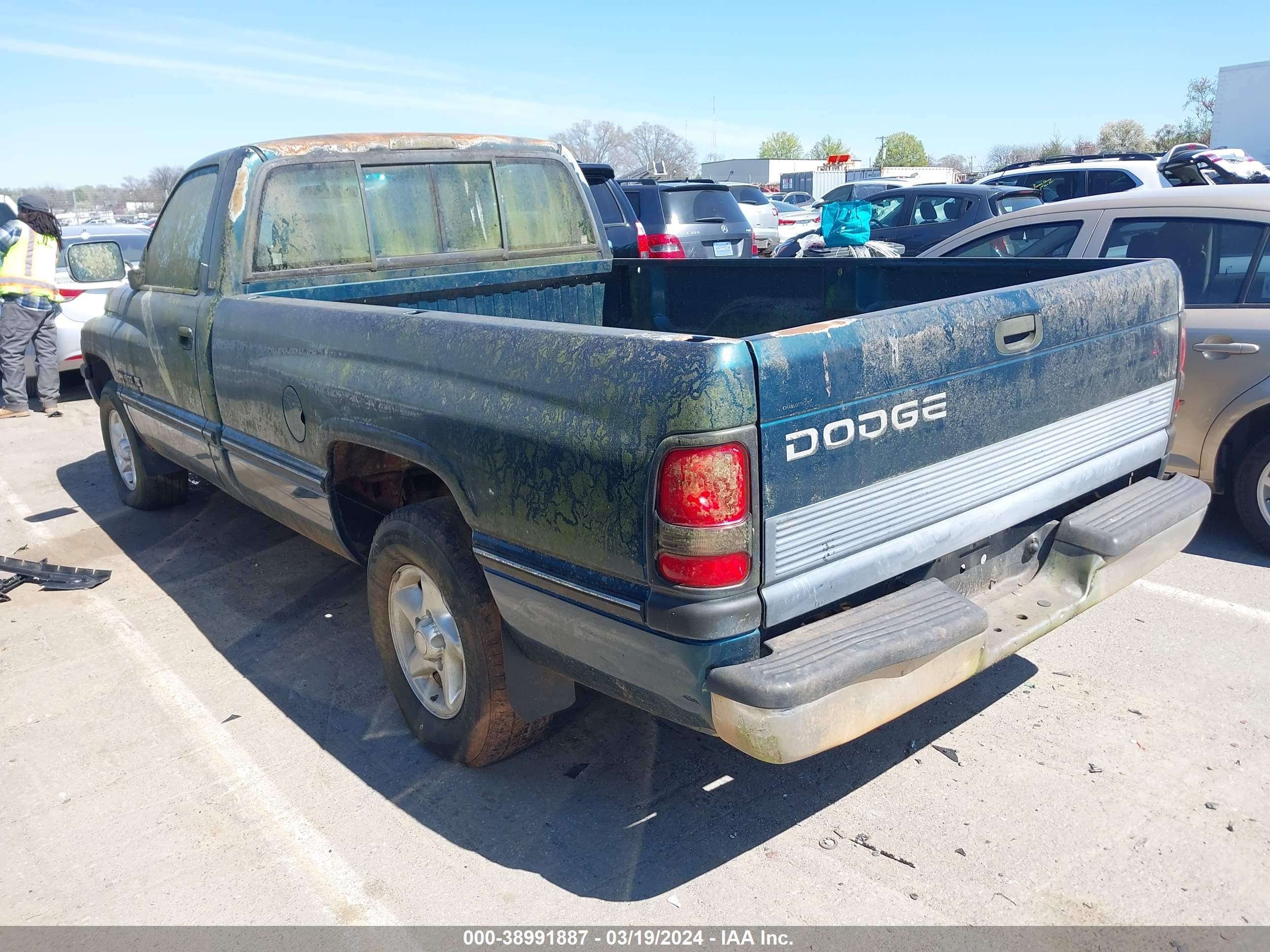 Photo 2 VIN: 1B7HC16Y1TS669982 - DODGE RAM 