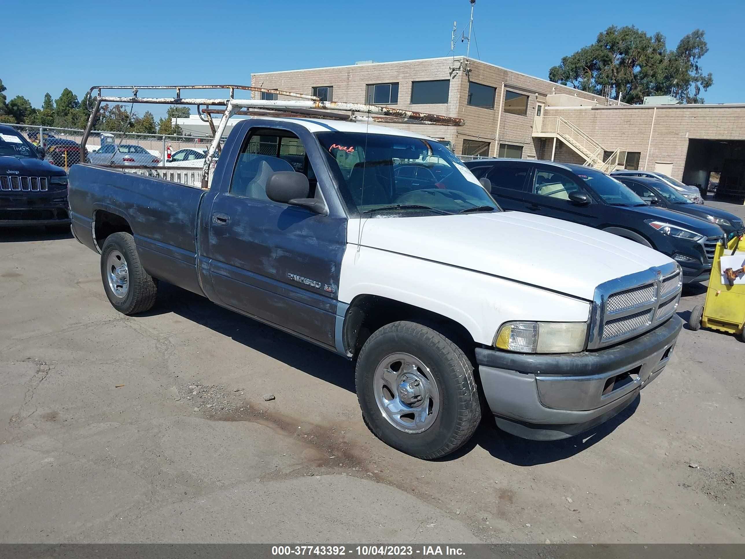 Photo 0 VIN: 1B7HC16Y21S161551 - DODGE RAM 