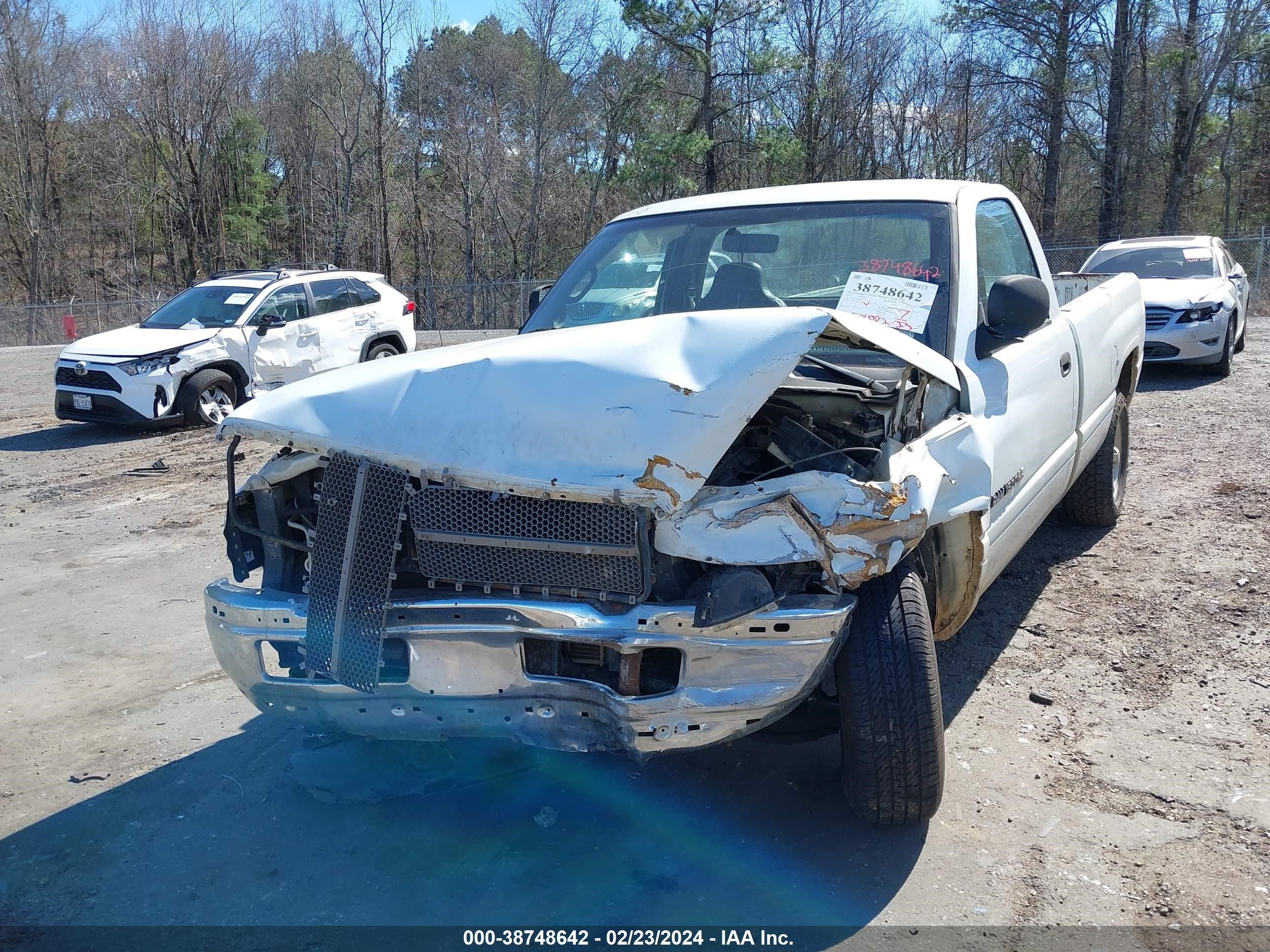 Photo 5 VIN: 1B7HC16Y61S699458 - DODGE RAM 