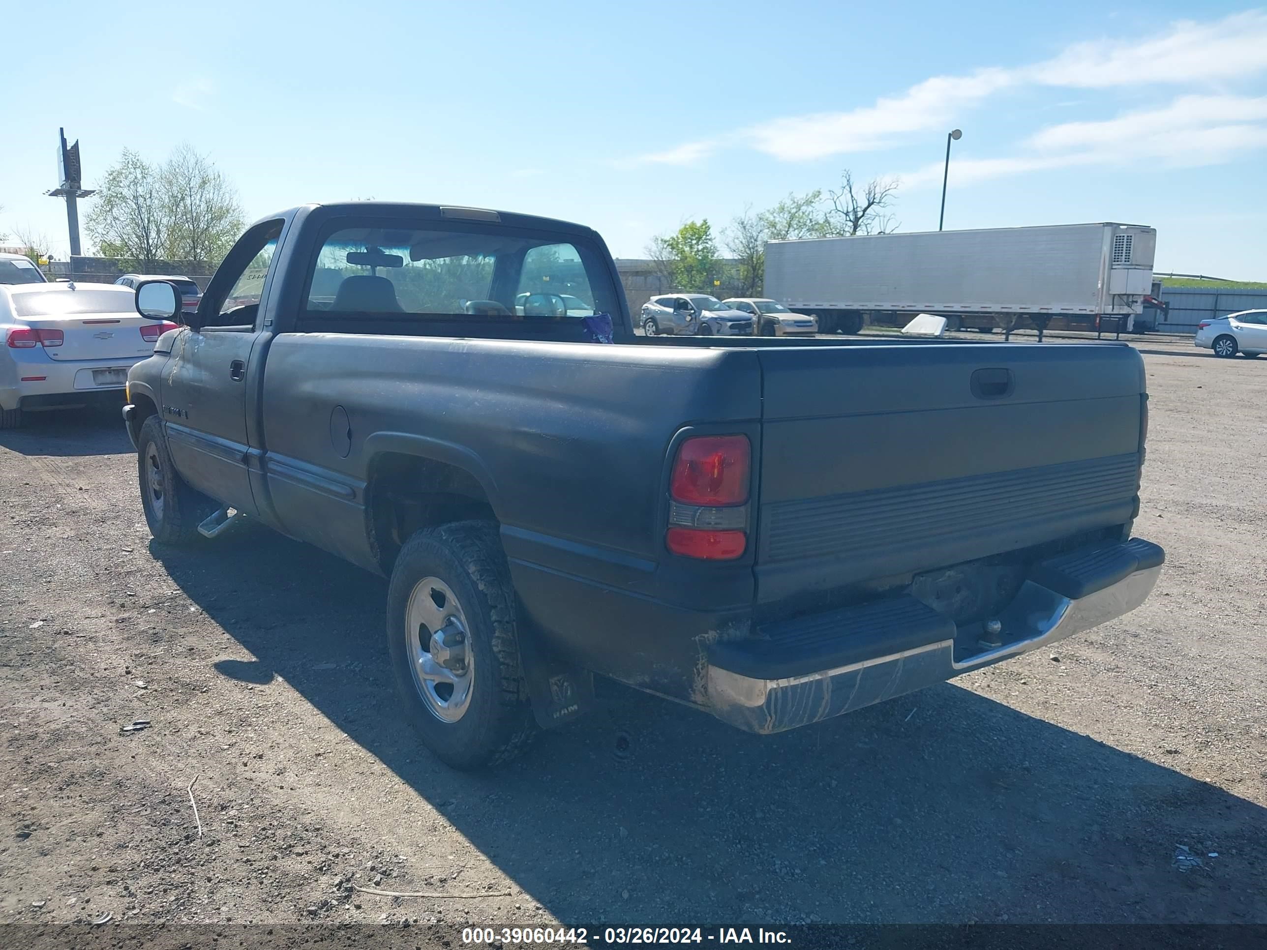 Photo 2 VIN: 1B7HC16Y6WS522111 - DODGE RAM 