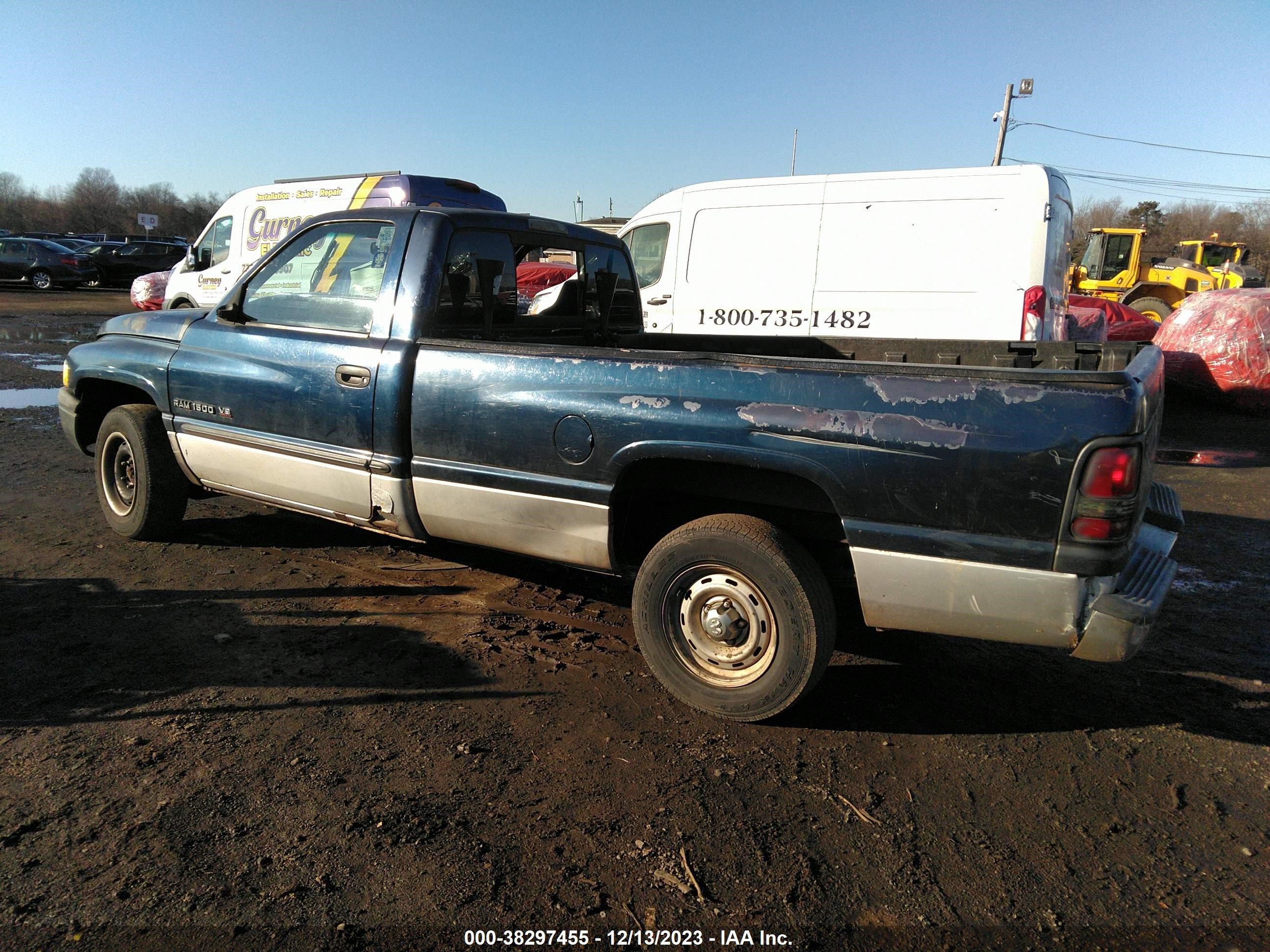 Photo 2 VIN: 1B7HC16Y81S261685 - DODGE RAM 