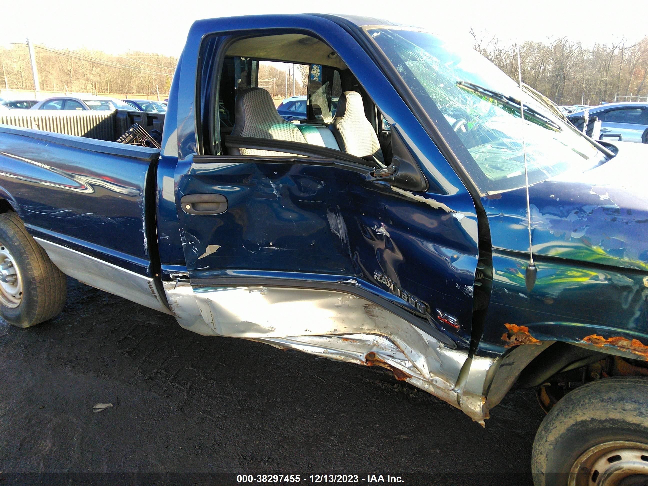 Photo 5 VIN: 1B7HC16Y81S261685 - DODGE RAM 