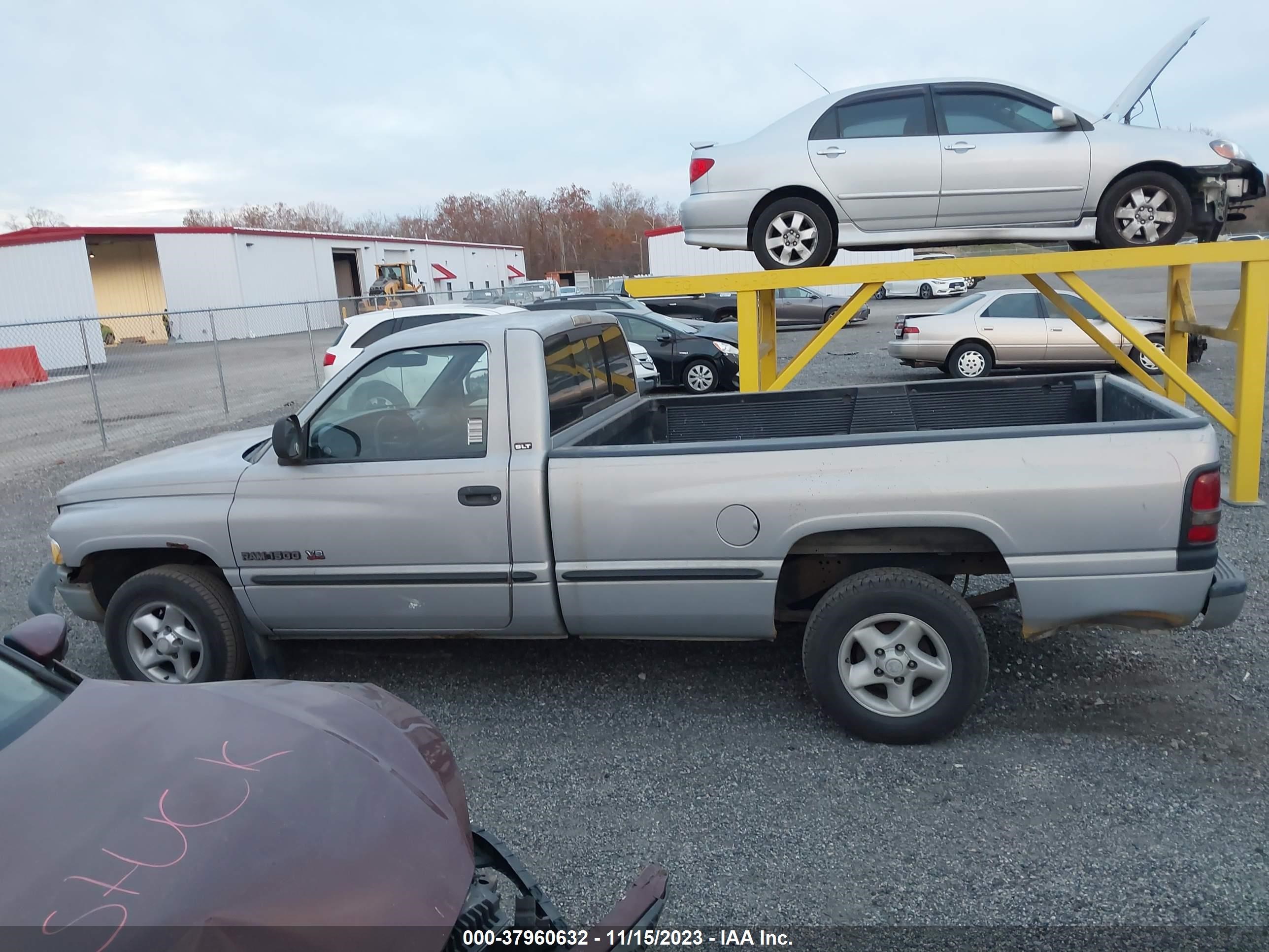 Photo 13 VIN: 1B7HC16Y8XS103873 - DODGE RAM 