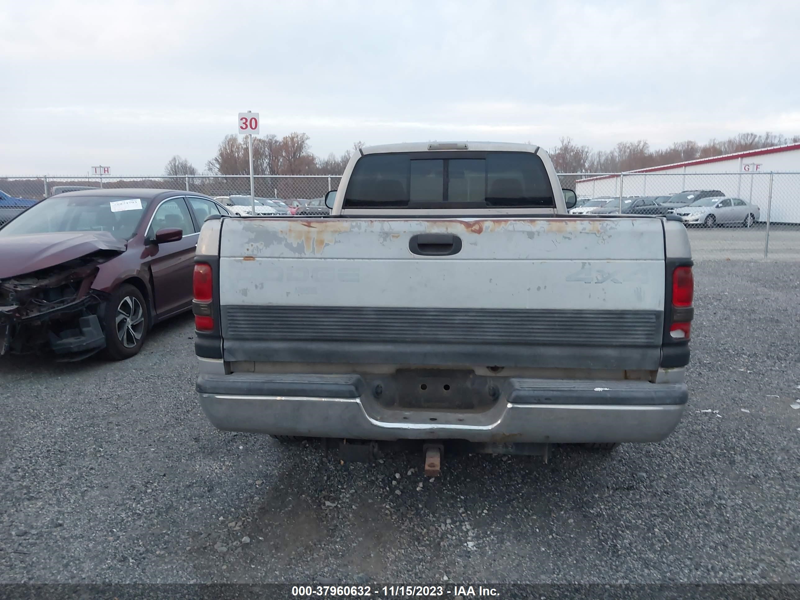 Photo 15 VIN: 1B7HC16Y8XS103873 - DODGE RAM 