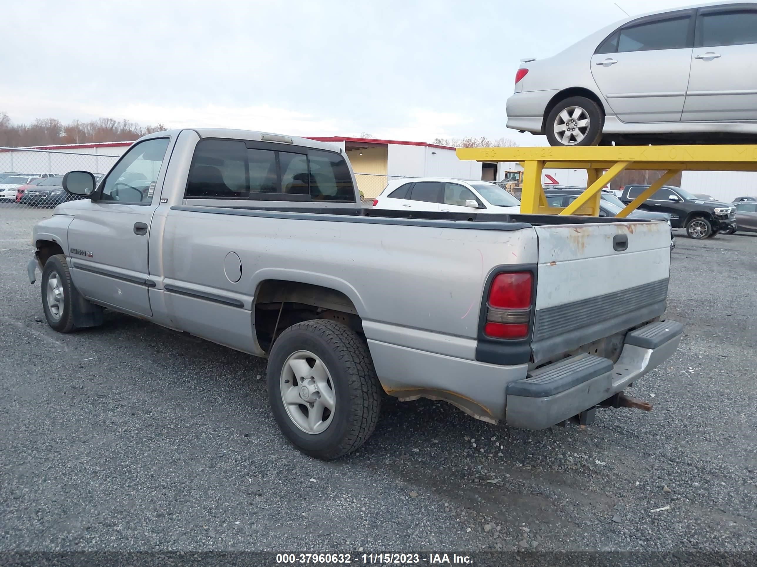 Photo 2 VIN: 1B7HC16Y8XS103873 - DODGE RAM 