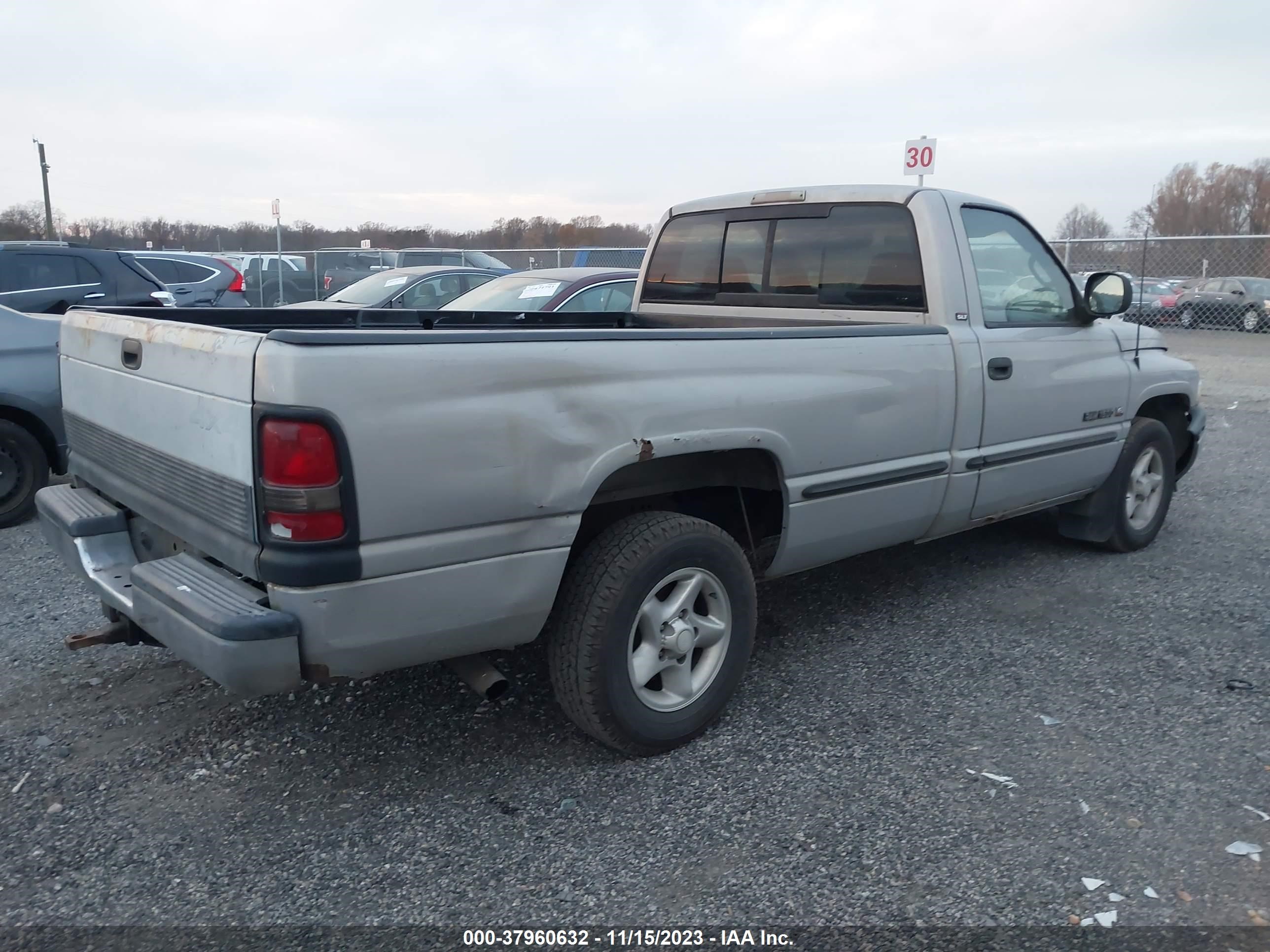 Photo 3 VIN: 1B7HC16Y8XS103873 - DODGE RAM 