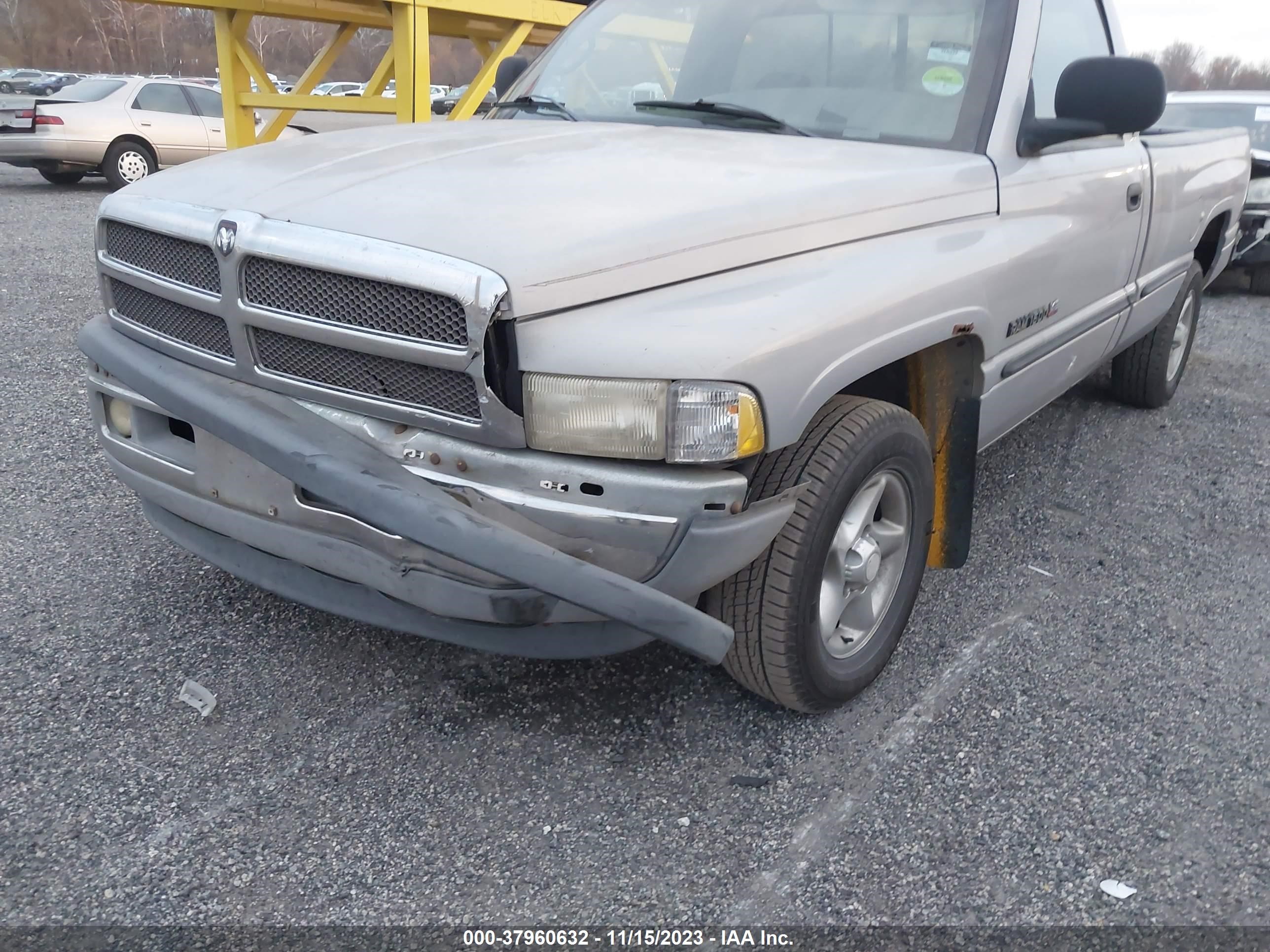 Photo 5 VIN: 1B7HC16Y8XS103873 - DODGE RAM 