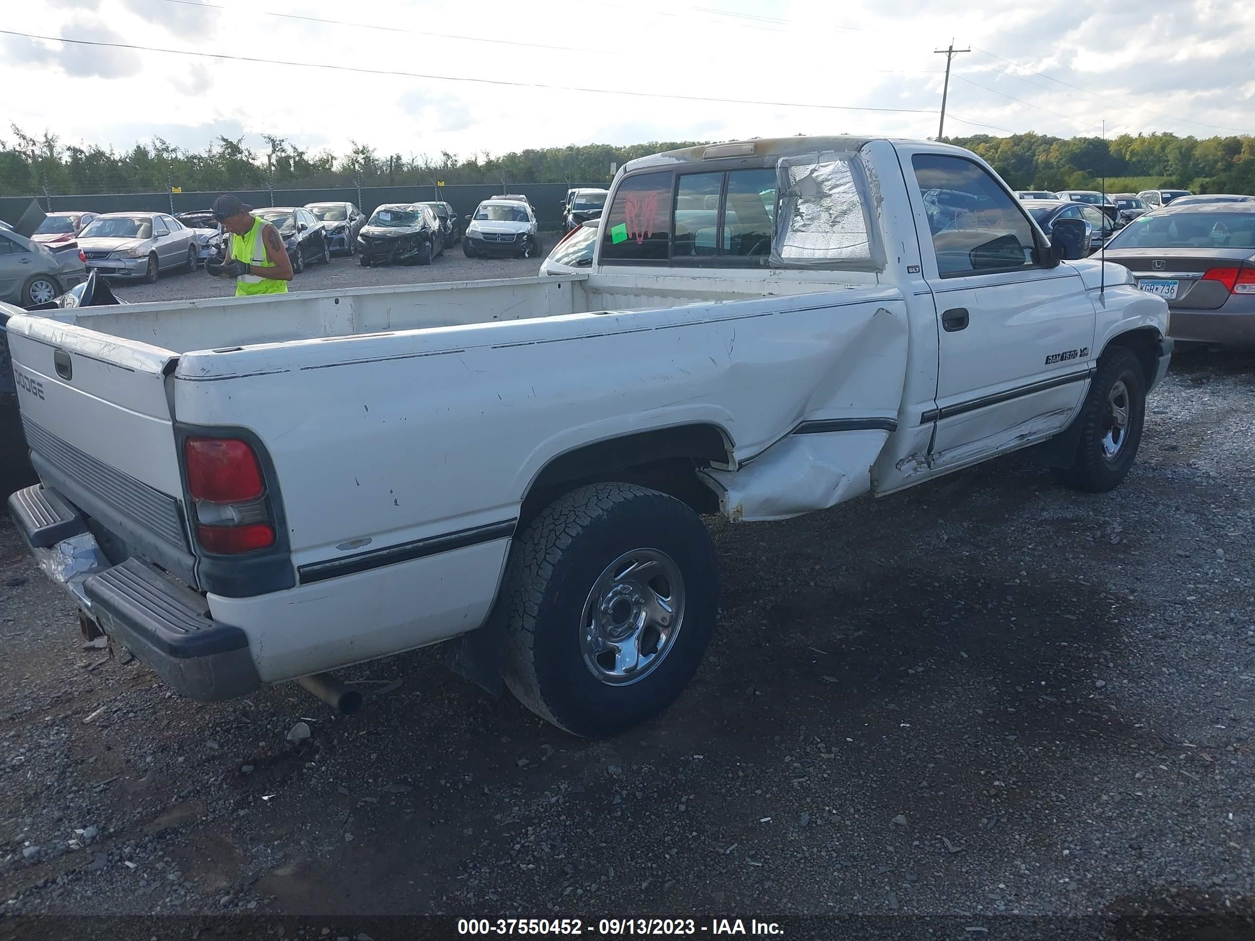 Photo 3 VIN: 1B7HC16YXSS274763 - DODGE RAM 