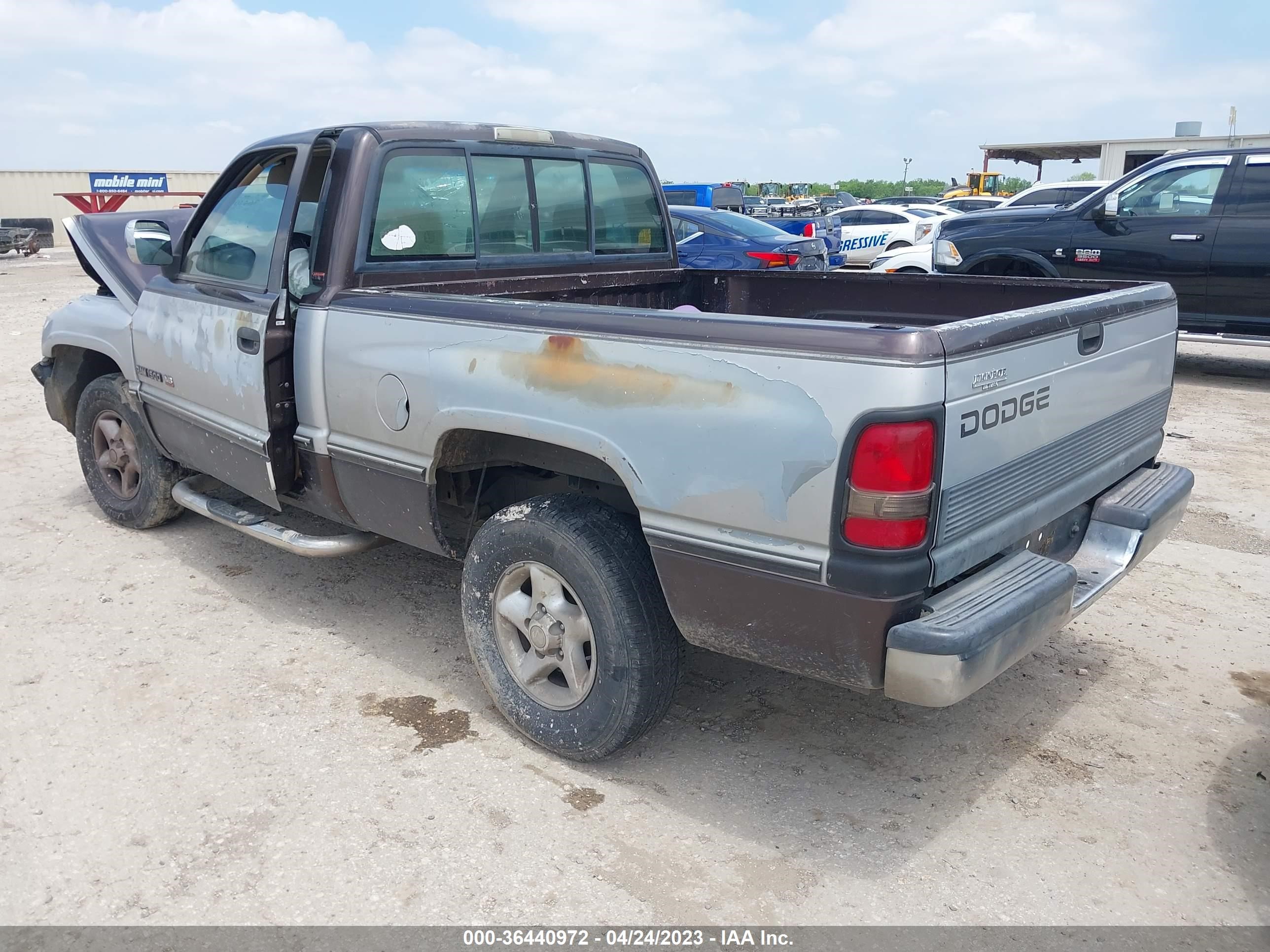 Photo 2 VIN: 1B7HC16Z0VJ624114 - DODGE RAM 