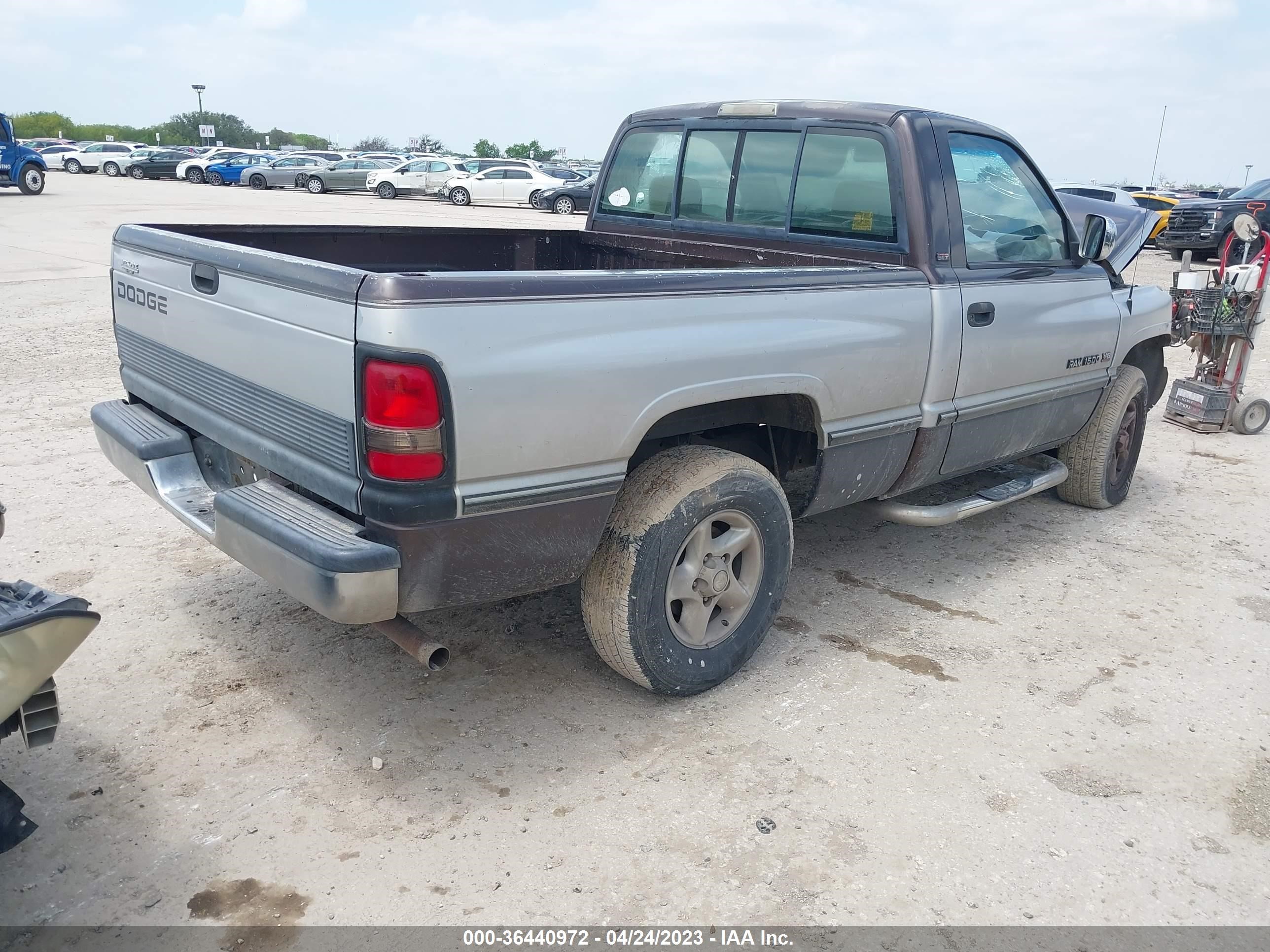 Photo 3 VIN: 1B7HC16Z0VJ624114 - DODGE RAM 