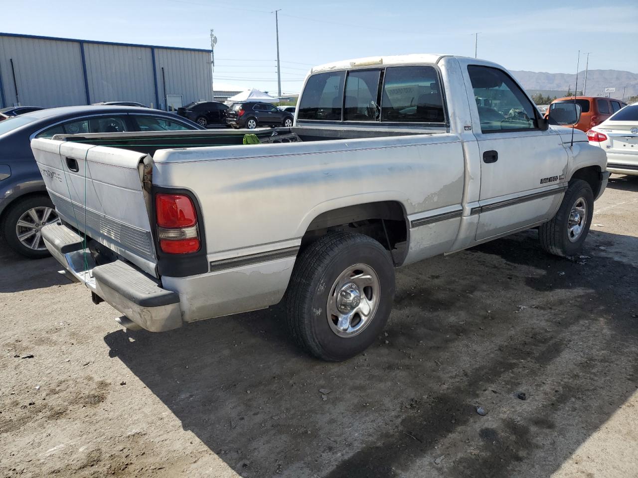 Photo 2 VIN: 1B7HC16Z1SS298068 - DODGE RAM 