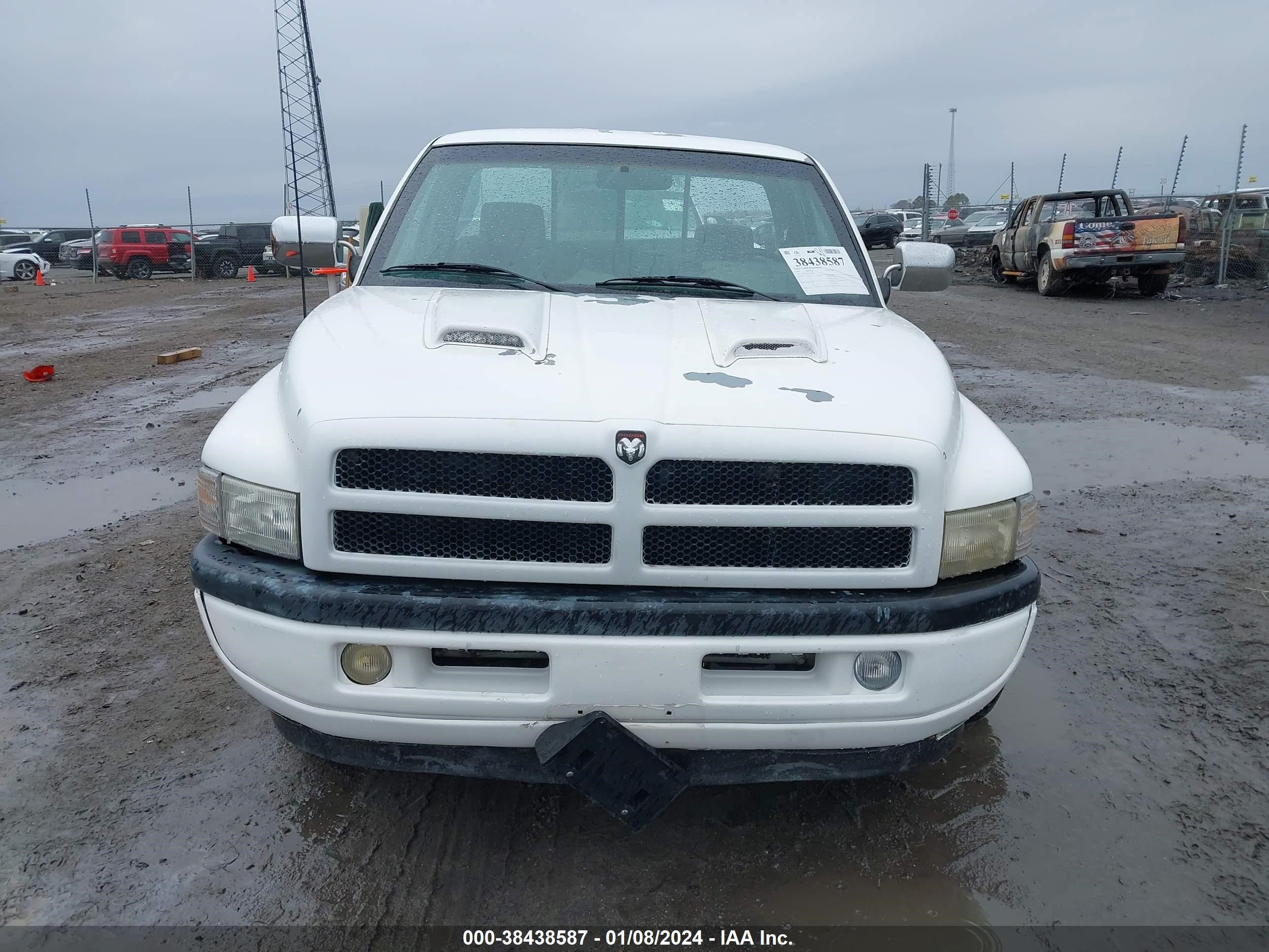 Photo 11 VIN: 1B7HC16Z3TJ201055 - DODGE RAM 