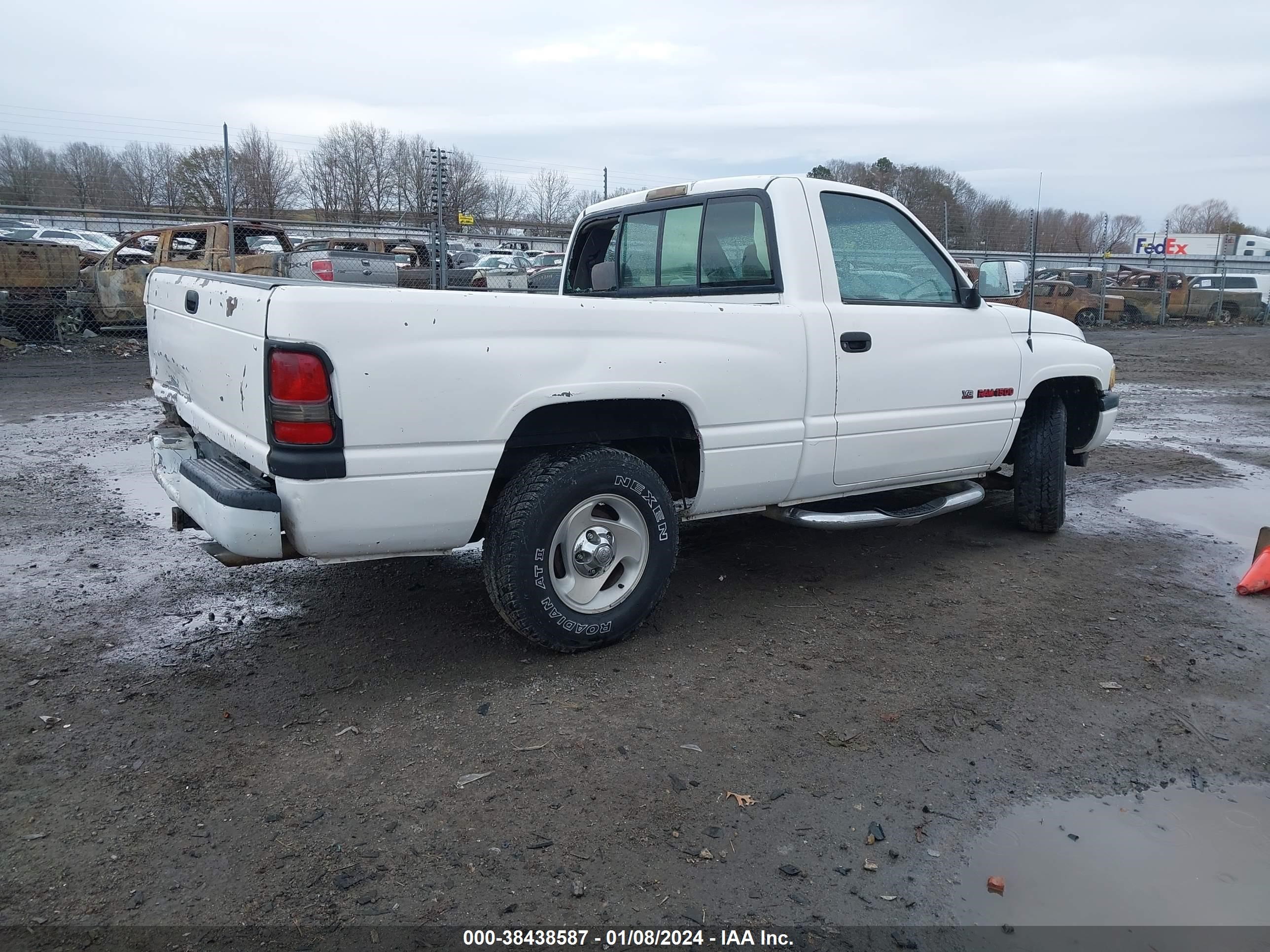 Photo 3 VIN: 1B7HC16Z3TJ201055 - DODGE RAM 