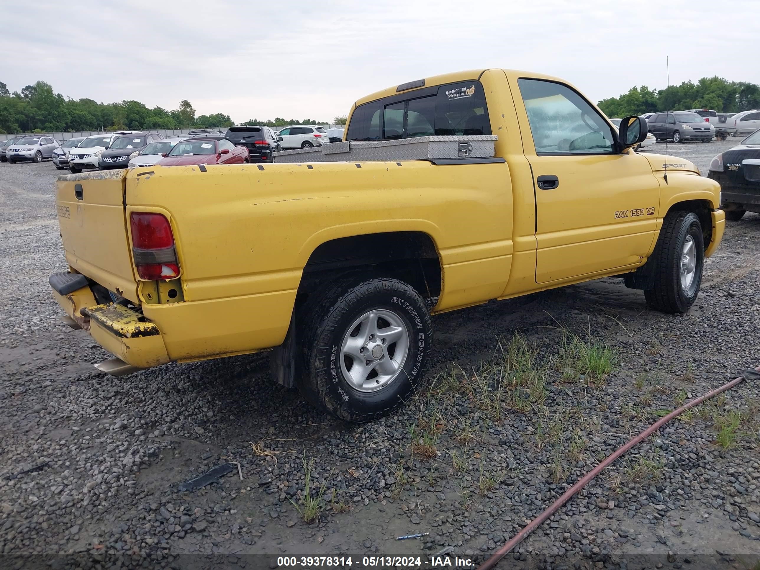 Photo 3 VIN: 1B7HC16Z6YS578268 - DODGE RAM 