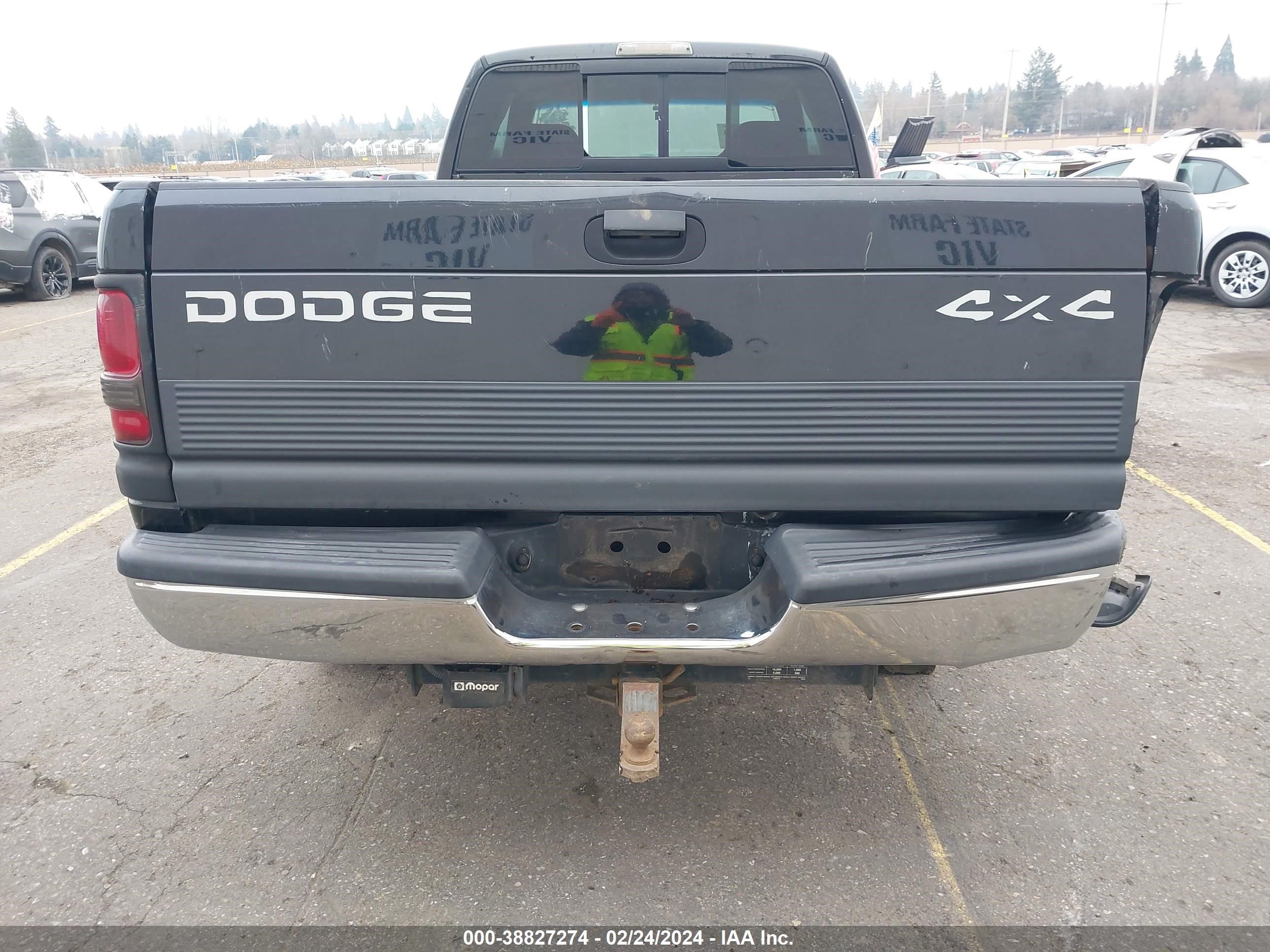 Photo 16 VIN: 1B7HF13Y5WJ235375 - DODGE RAM 