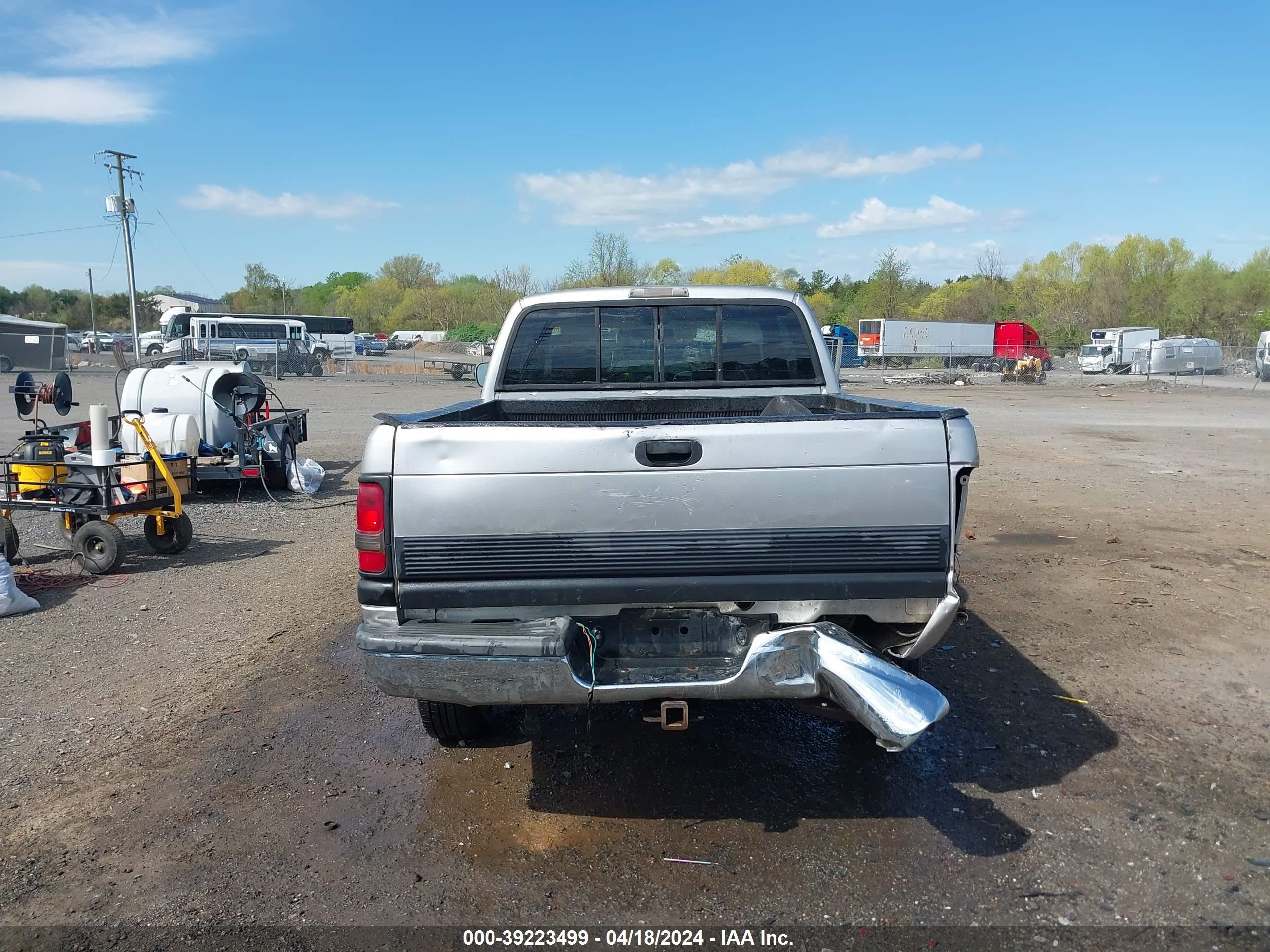 Photo 15 VIN: 1B7HF13Y8VJ621447 - DODGE RAM 