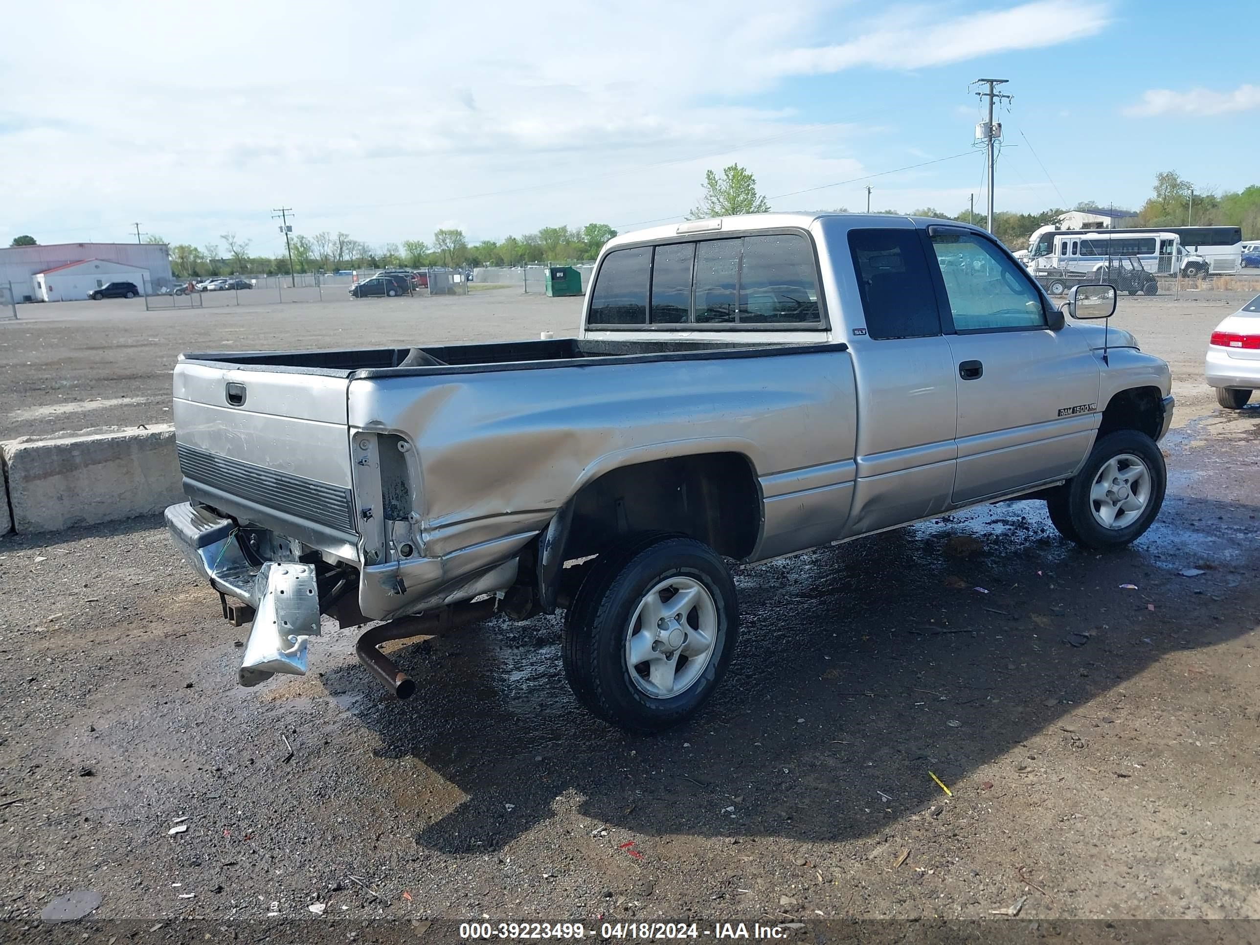 Photo 3 VIN: 1B7HF13Y8VJ621447 - DODGE RAM 