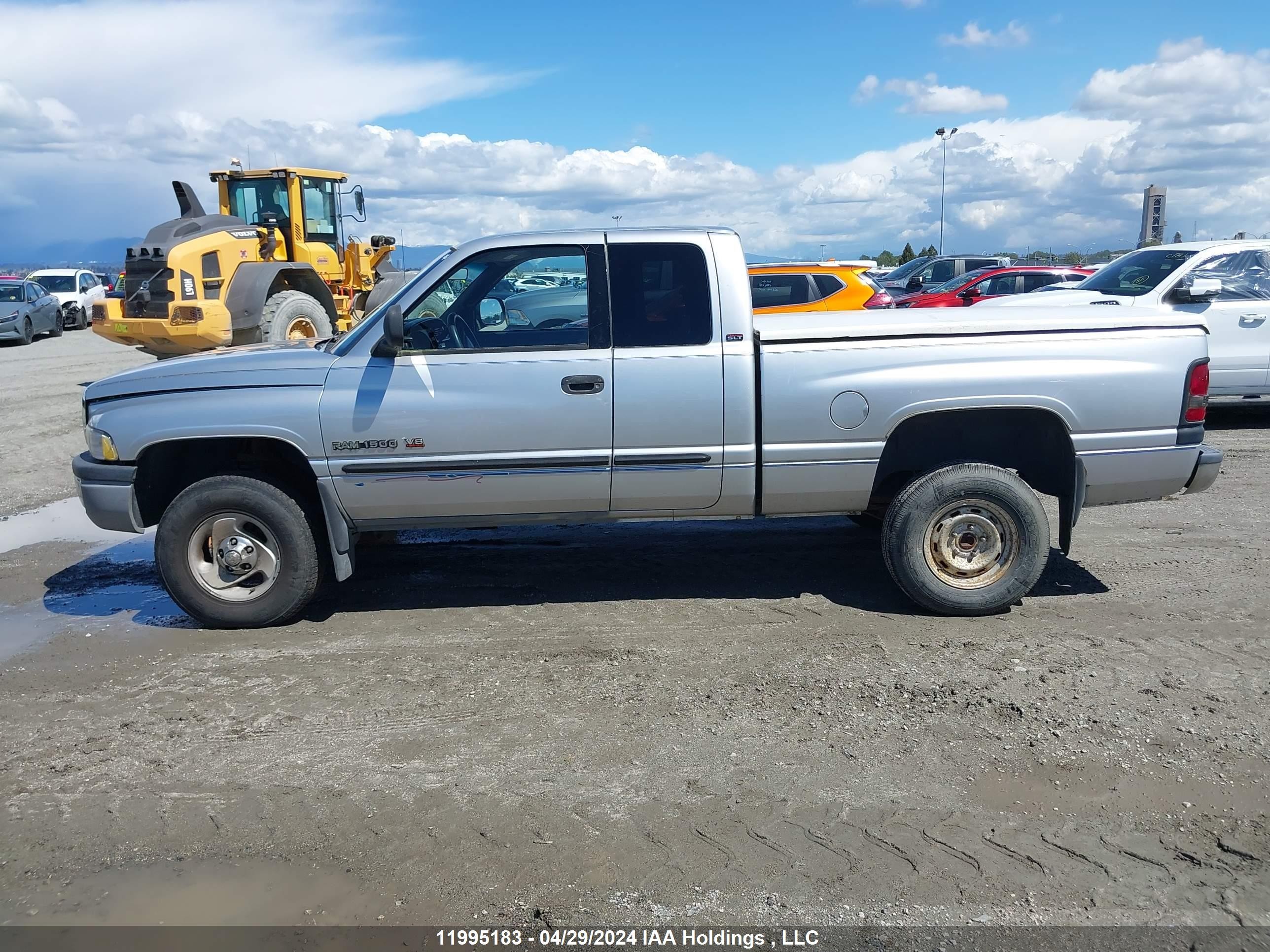 Photo 13 VIN: 1B7HF13YX1J546048 - DODGE RAM 