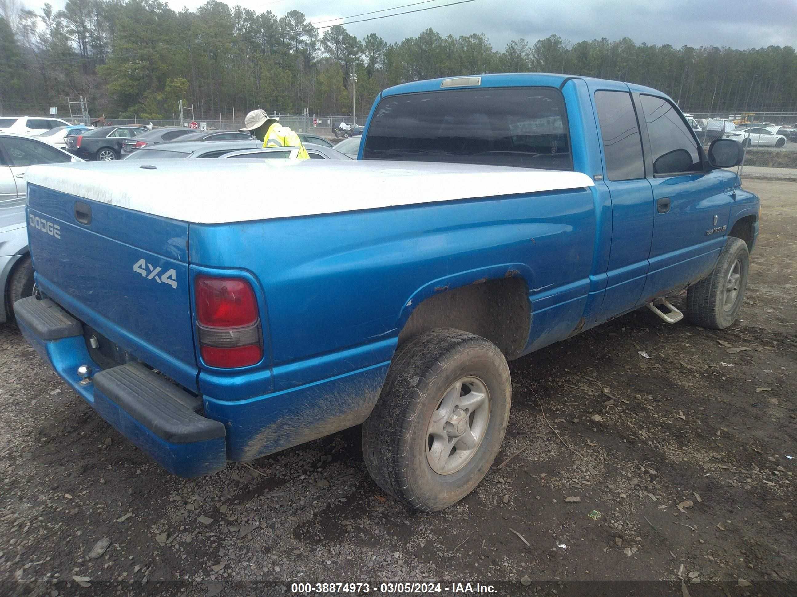 Photo 3 VIN: 1B7HF13Z11J574667 - DODGE RAM 