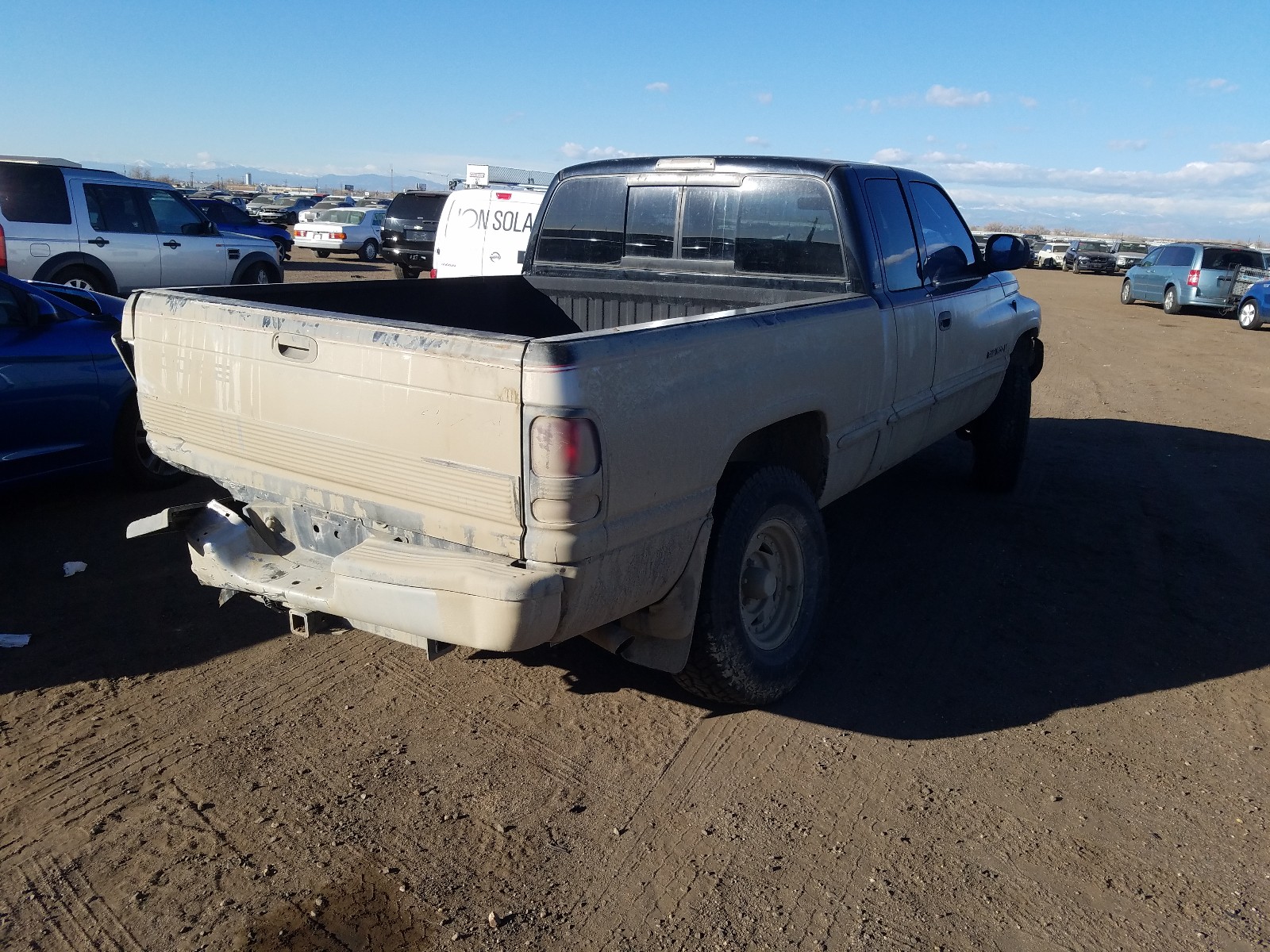 Photo 3 VIN: 1B7HF13Z1WJ123679 - DODGE RAM 1500 