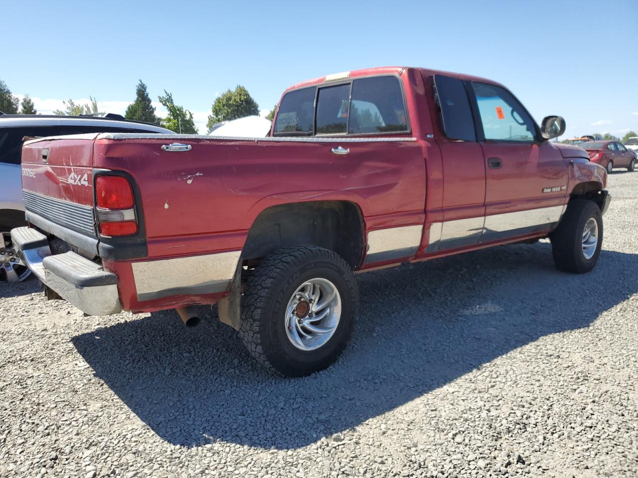 Photo 2 VIN: 1B7HF13Z1XJ521511 - DODGE RAM 